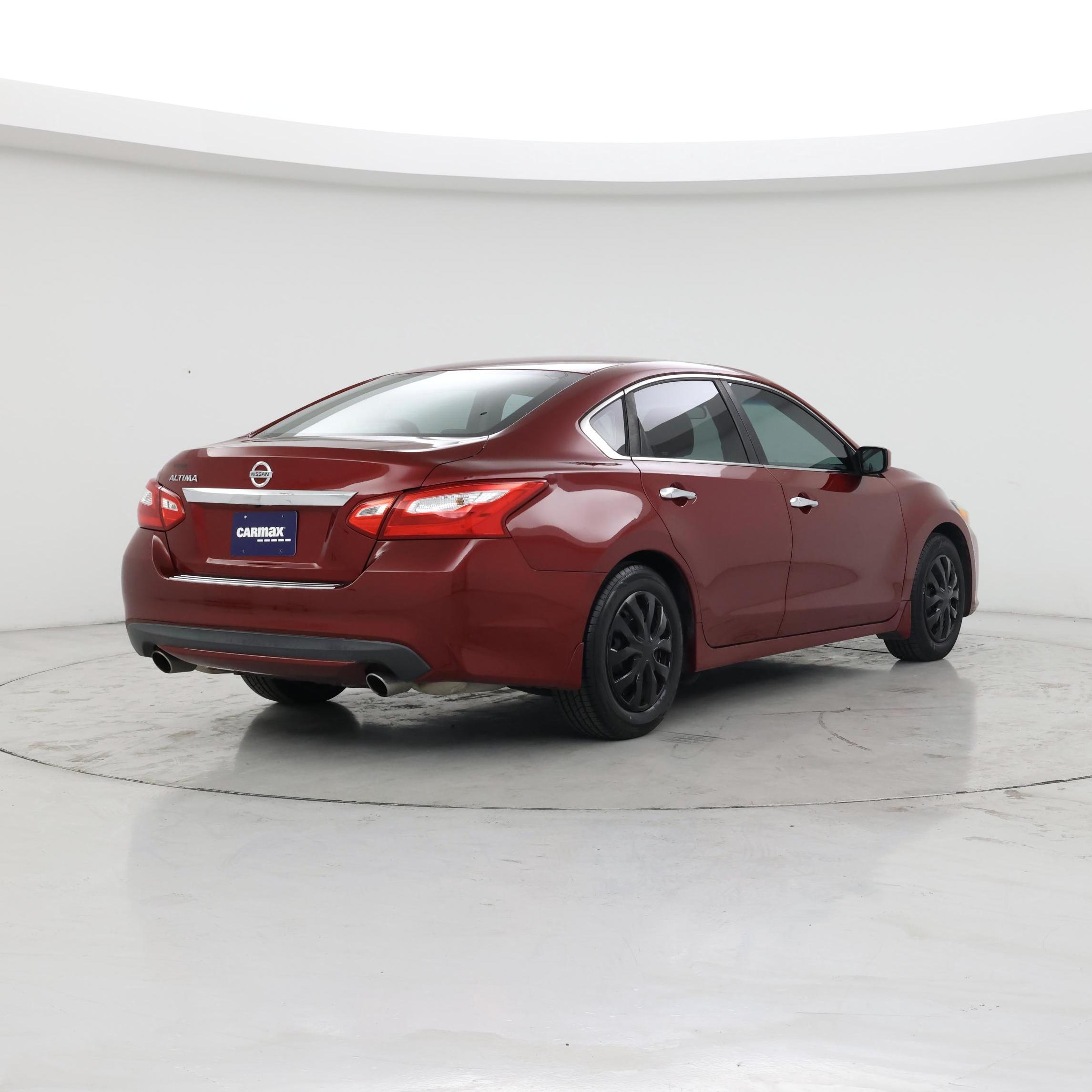 Thumbnail: 2017 Nissan Altima - 8