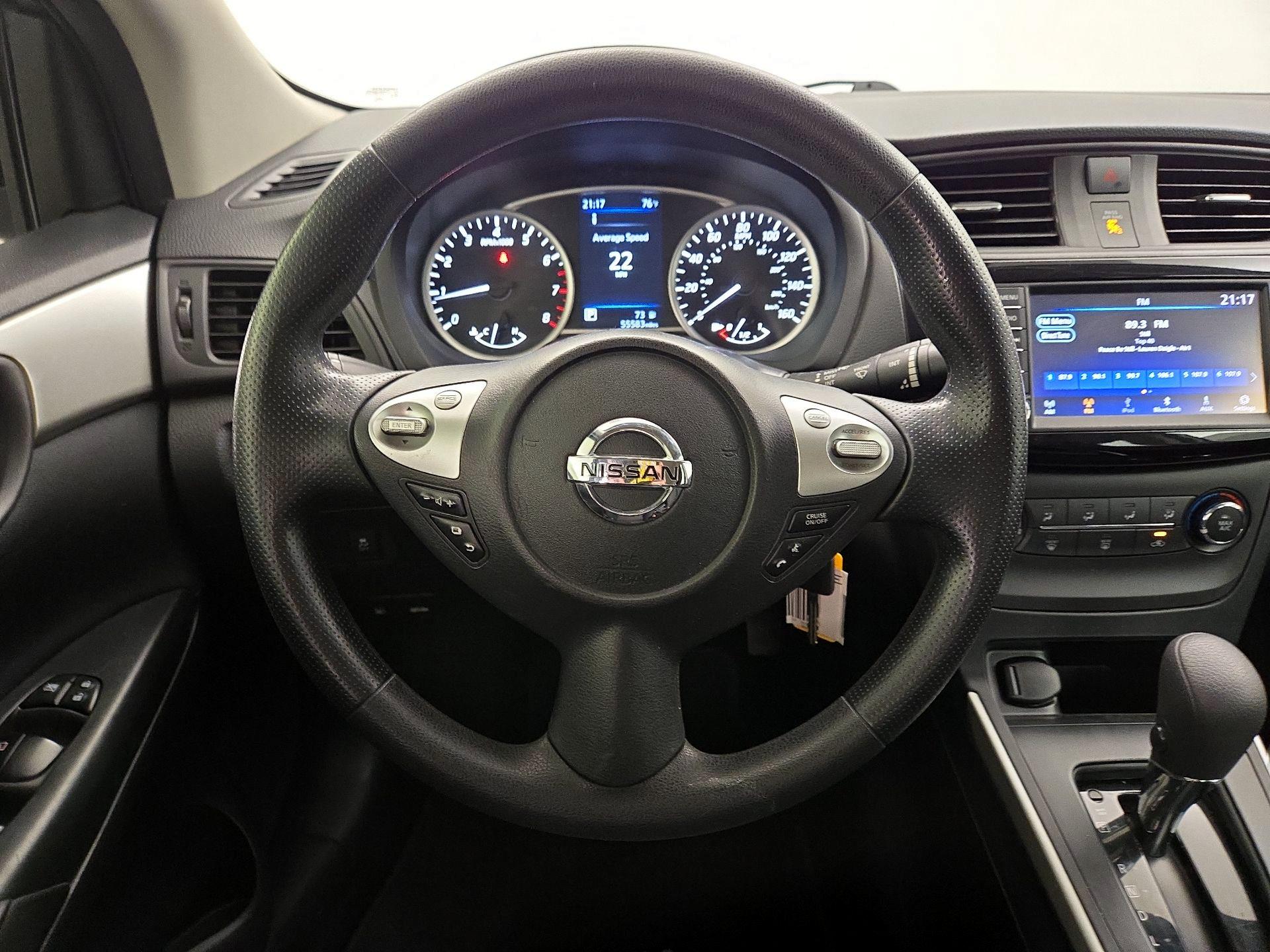 Thumbnail: 2019 Nissan Sentra - 10