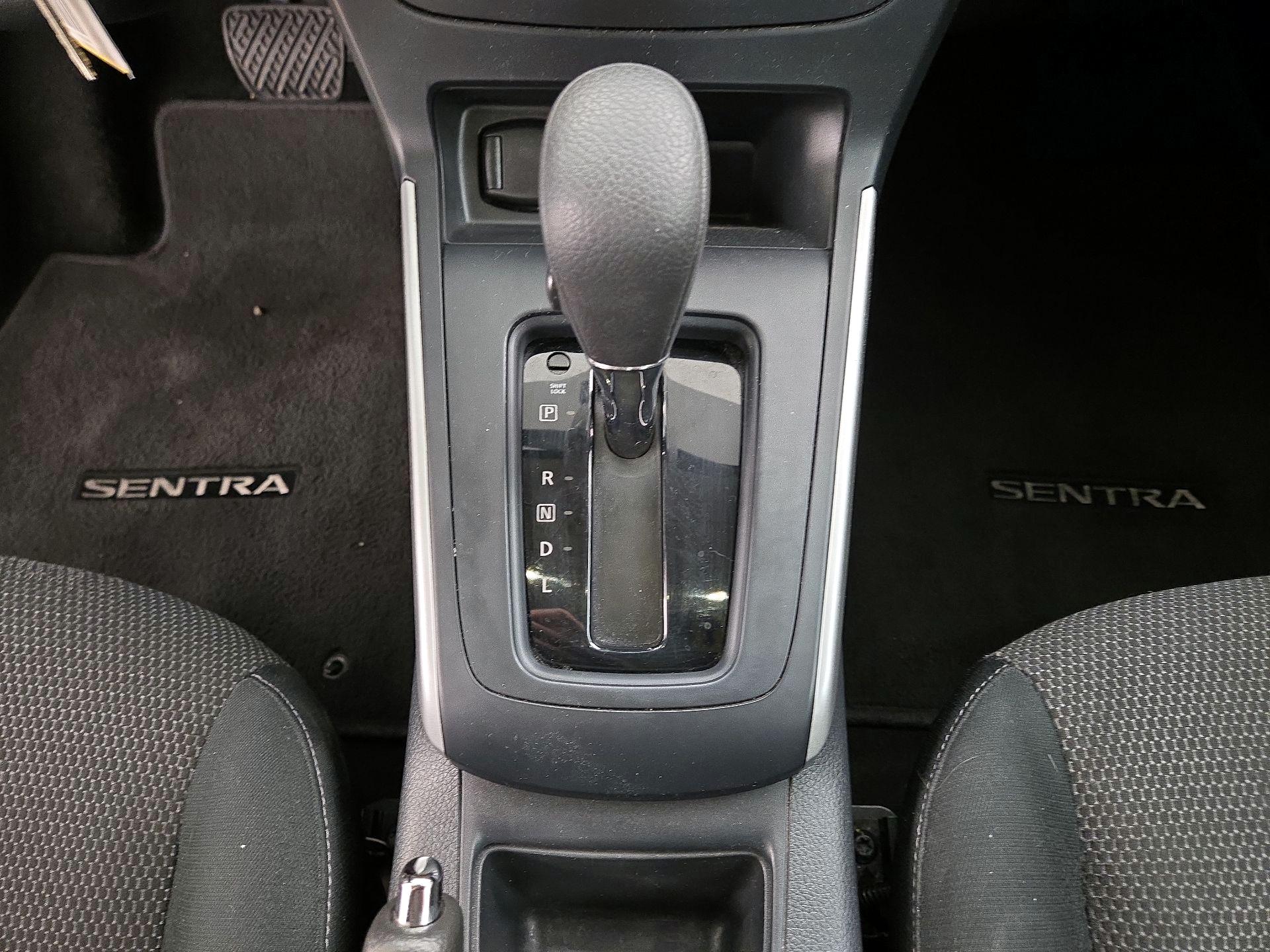 Thumbnail: 2019 Nissan Sentra - 17