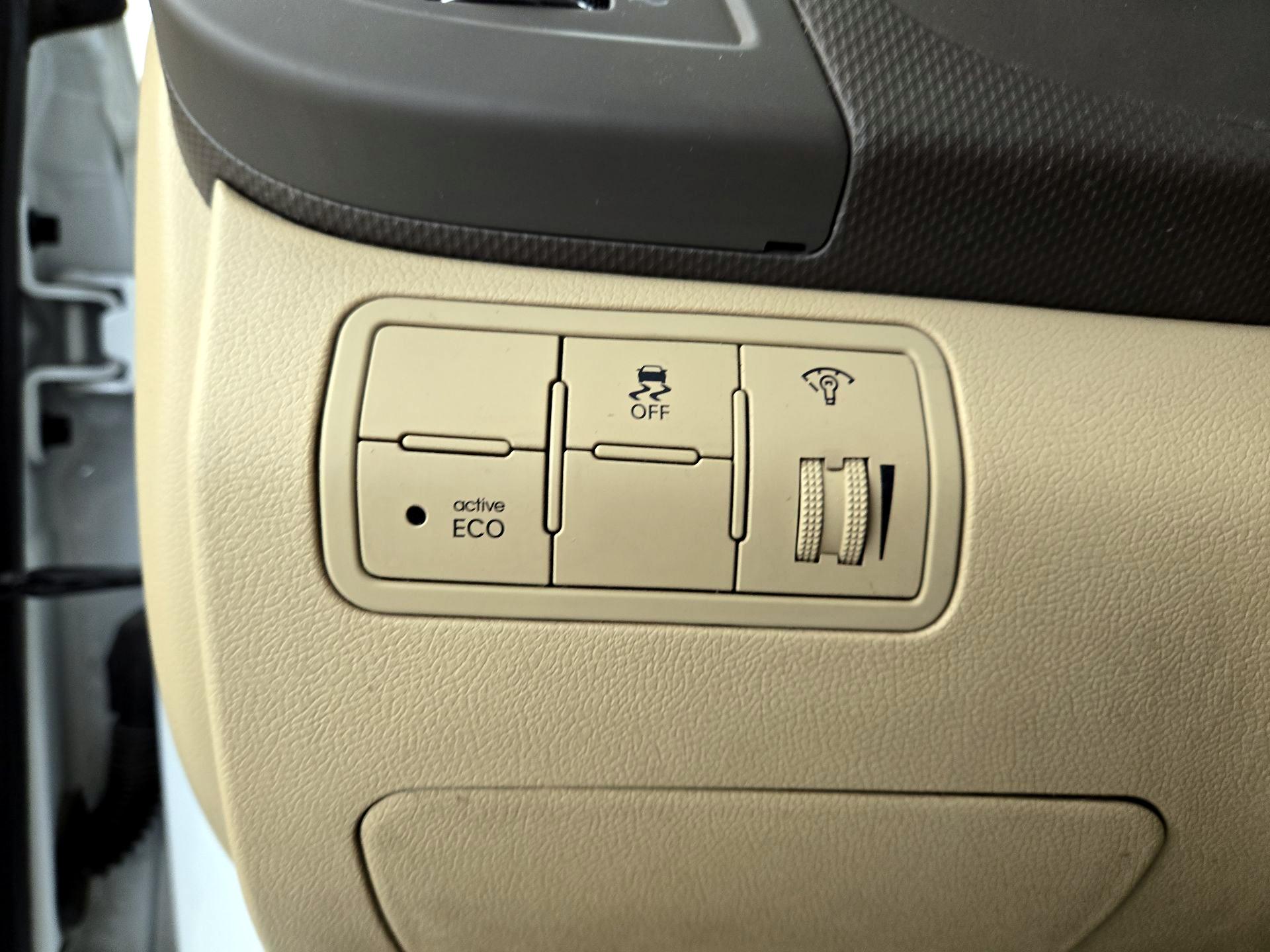 Thumbnail: 2014 Hyundai Accent - 13