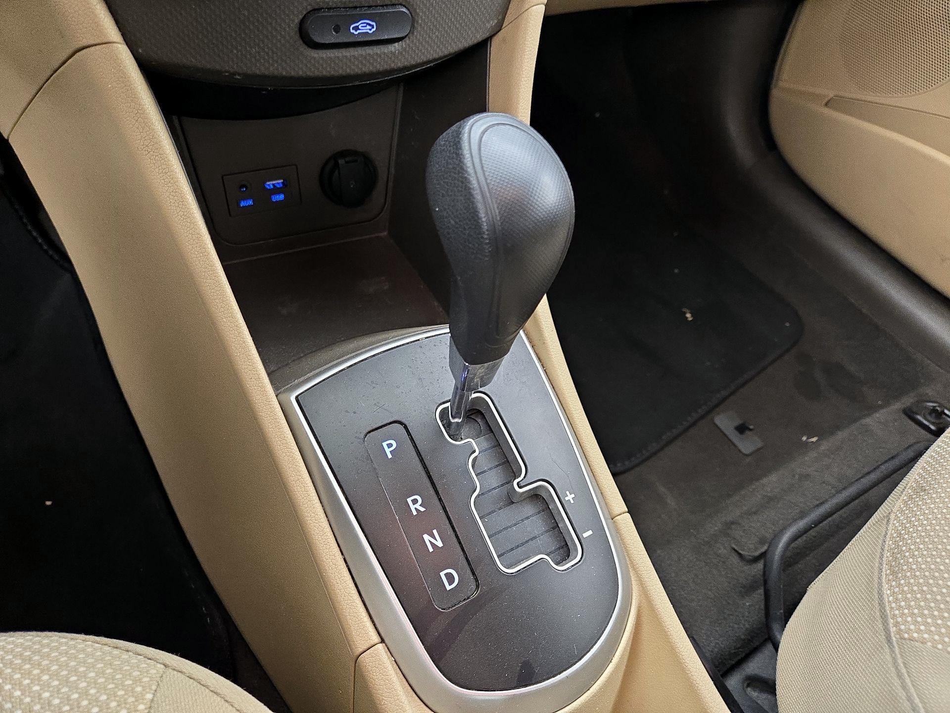 Thumbnail: 2014 Hyundai Accent - 16