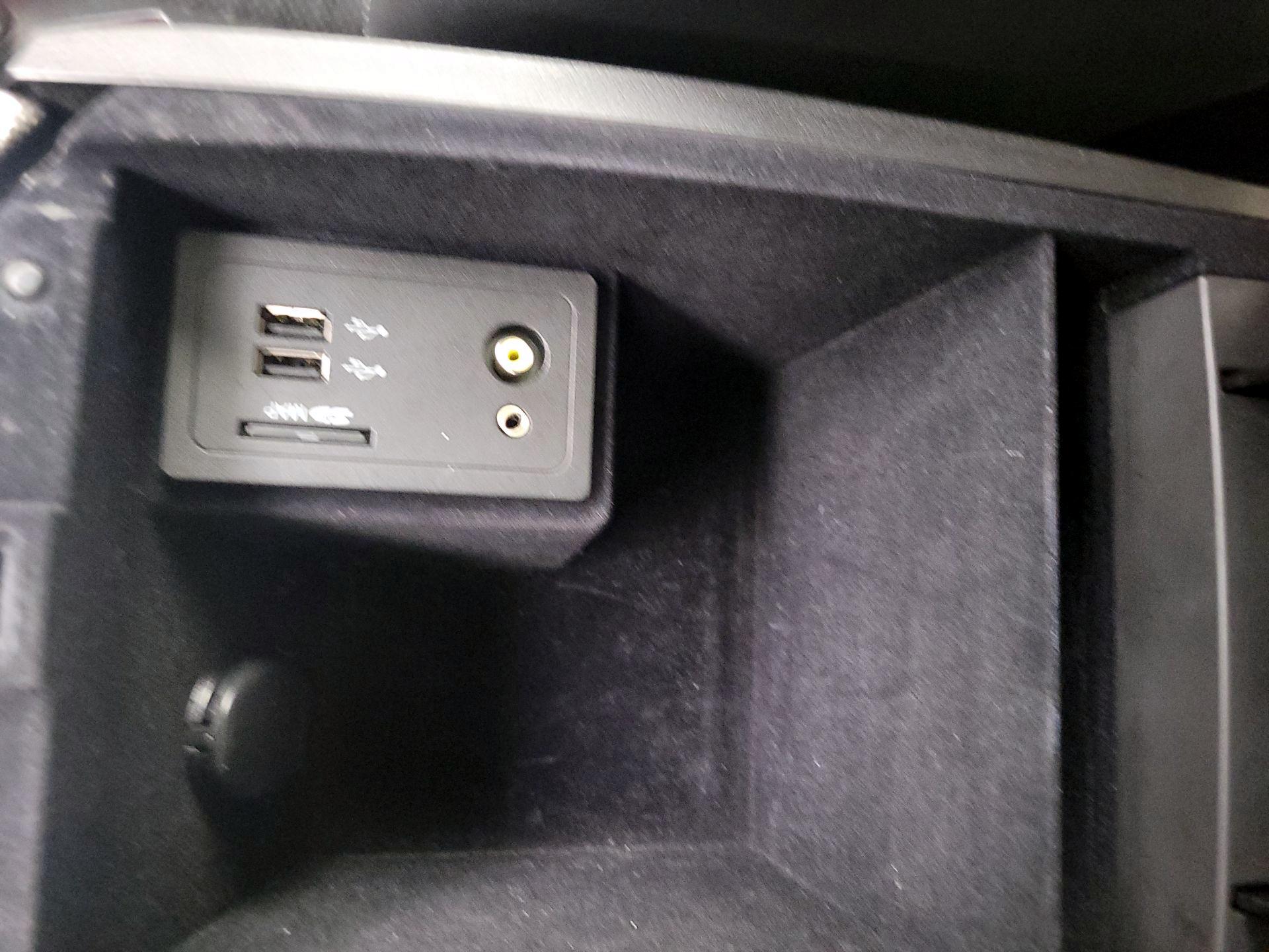 Thumbnail: 2017 INFINITI Q50 - 19