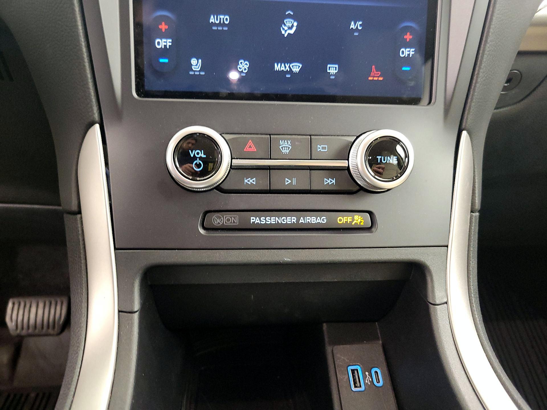 Thumbnail: 2022 Ford Edge - 17