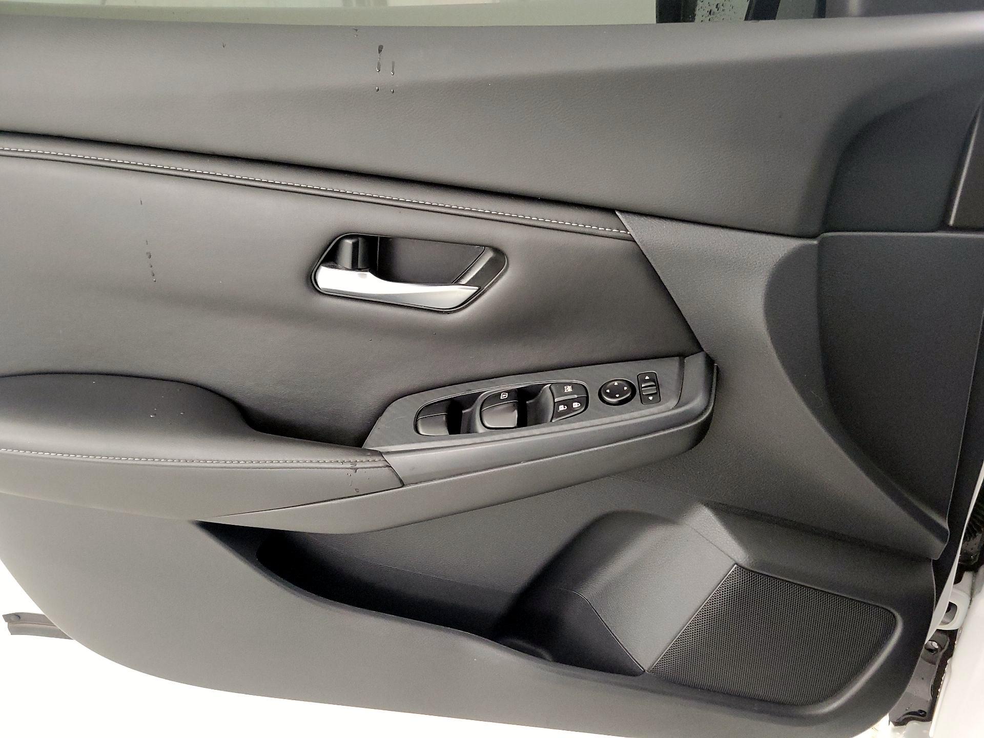 Thumbnail: 2022 Nissan Sentra - 12