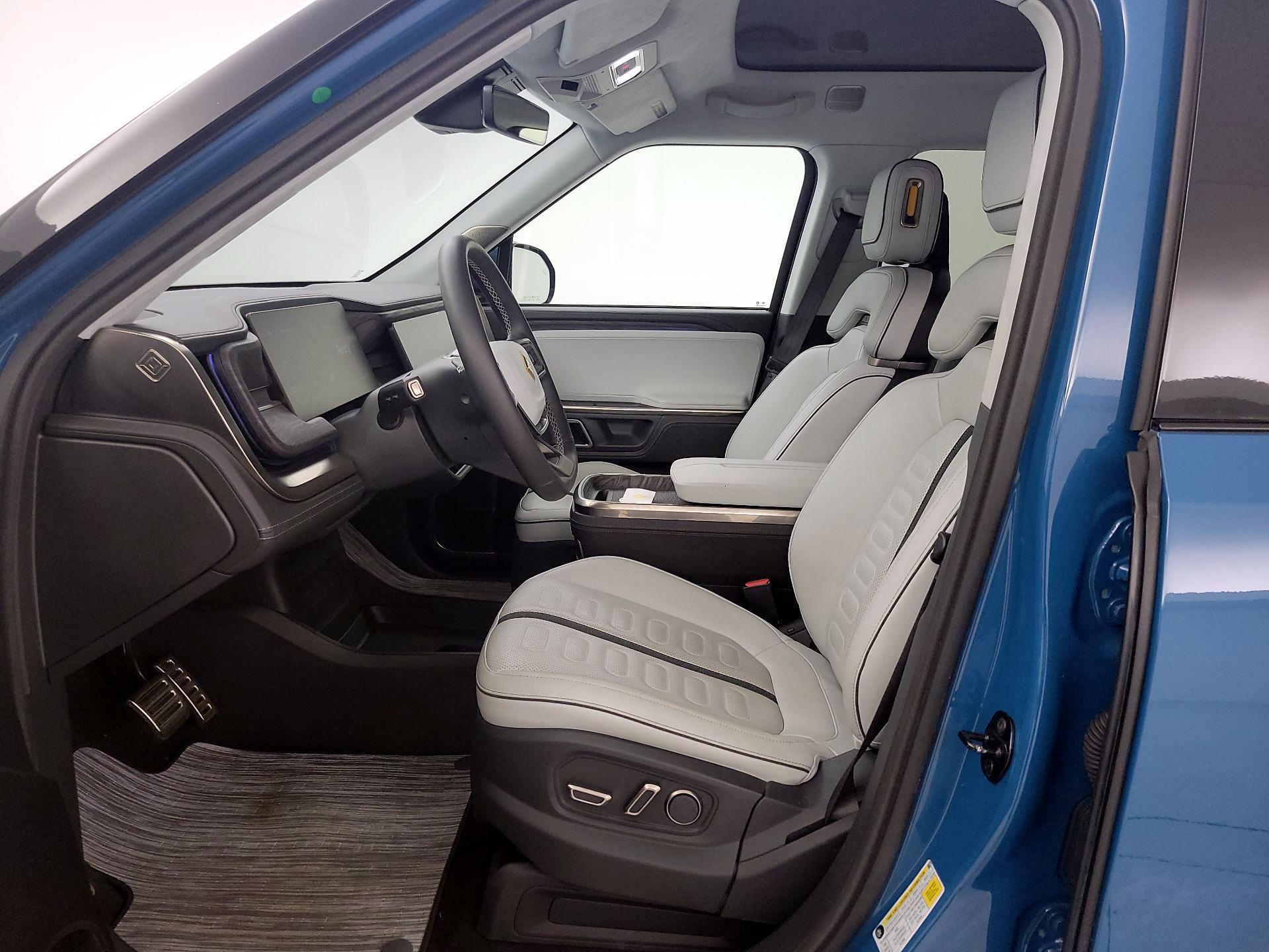 Thumbnail: 2023 Rivian R1T - 11