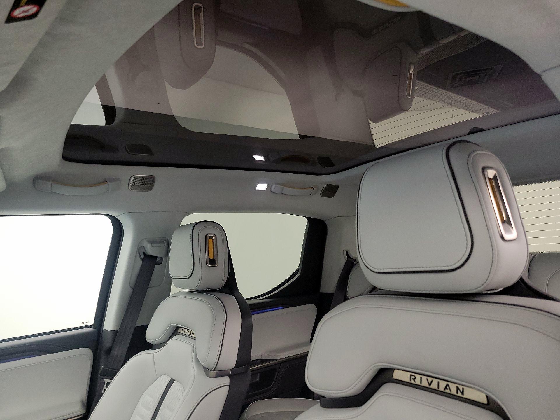 Thumbnail: 2023 Rivian R1T - 19