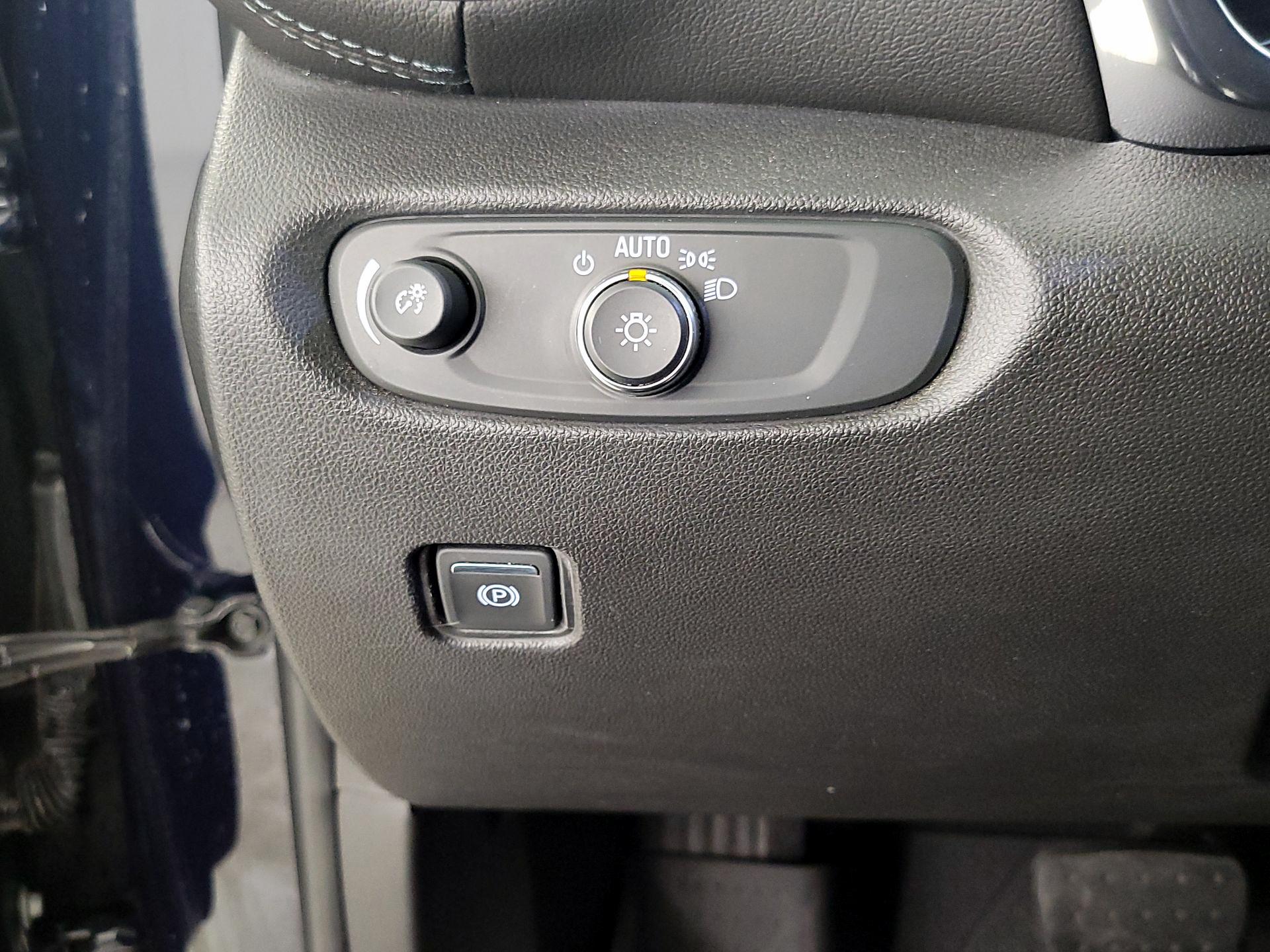 Thumbnail: 2020 Chevrolet Blazer - 13