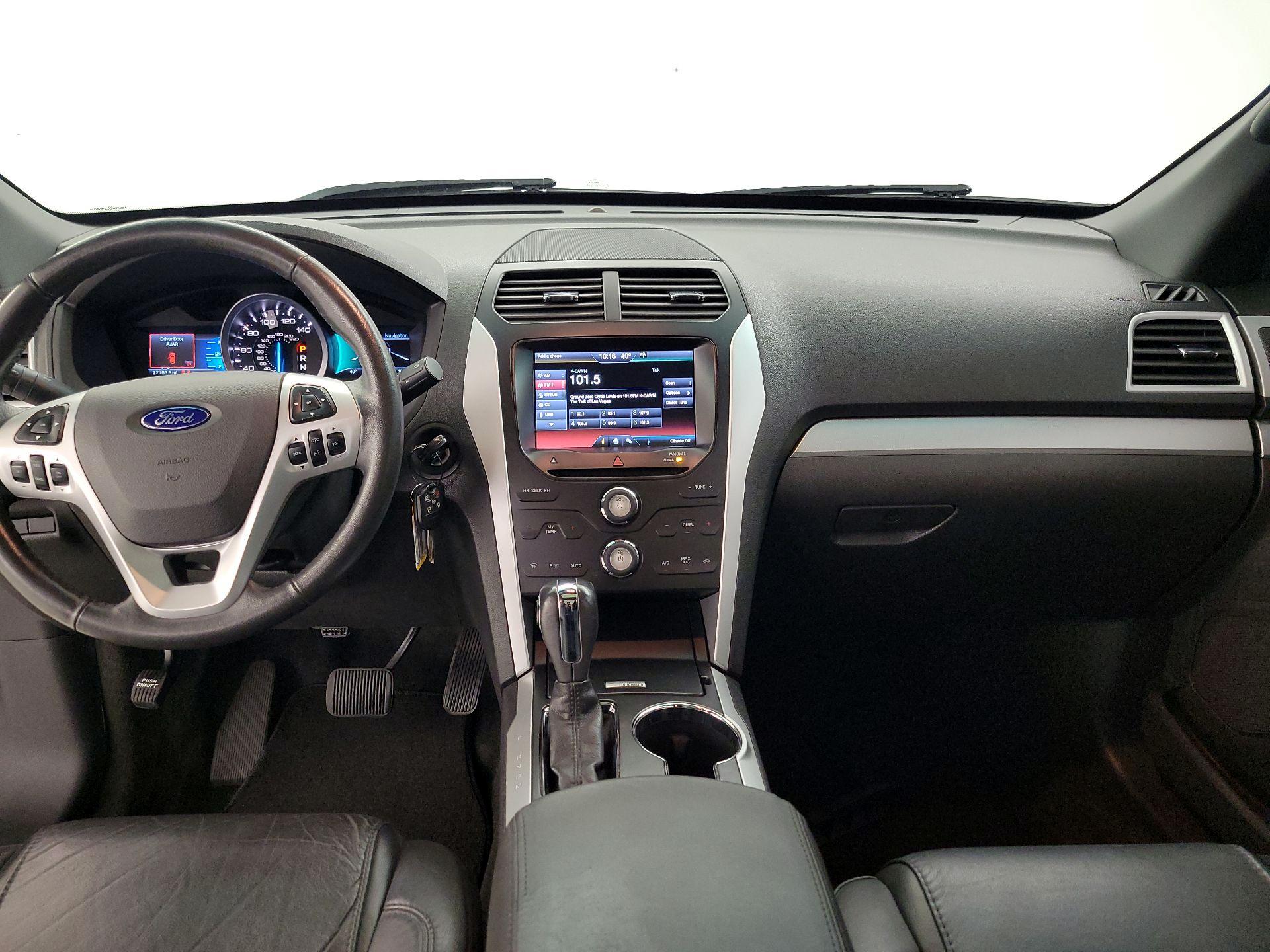 Thumbnail: 2015 Ford Explorer - 9