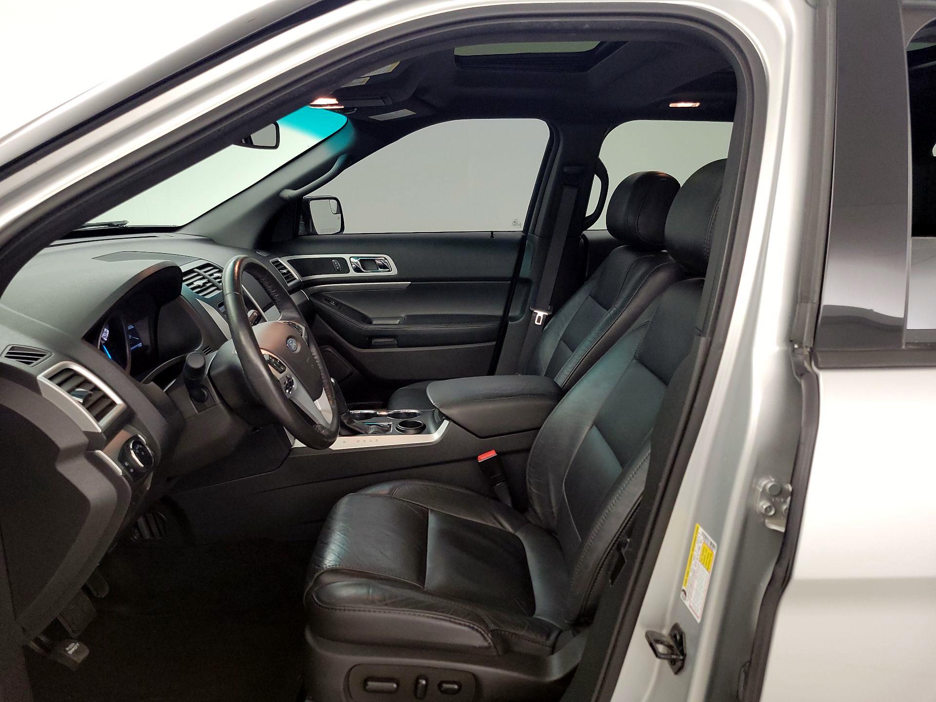 Thumbnail: 2015 Ford Explorer - 11