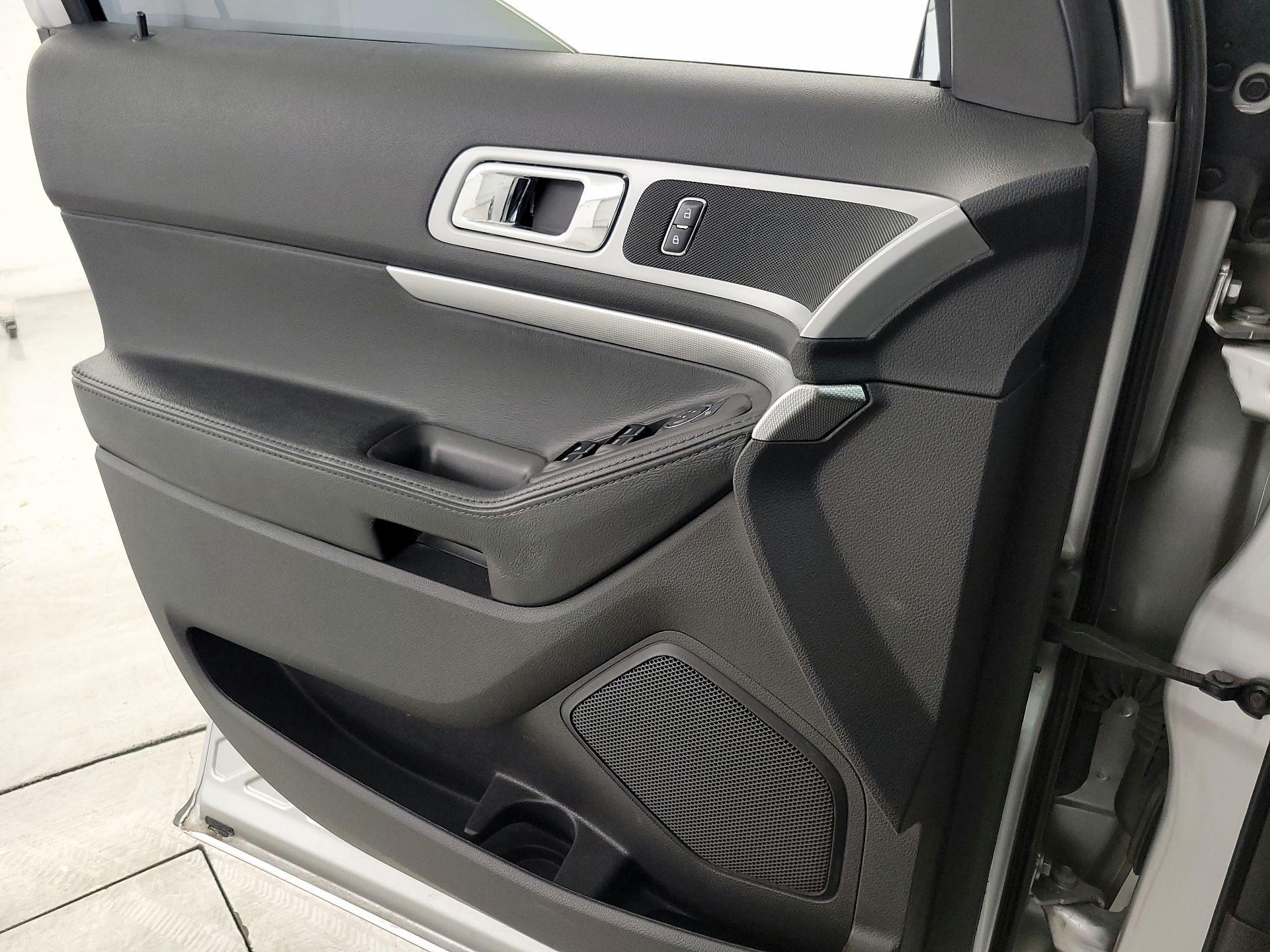 Thumbnail: 2015 Ford Explorer - 12