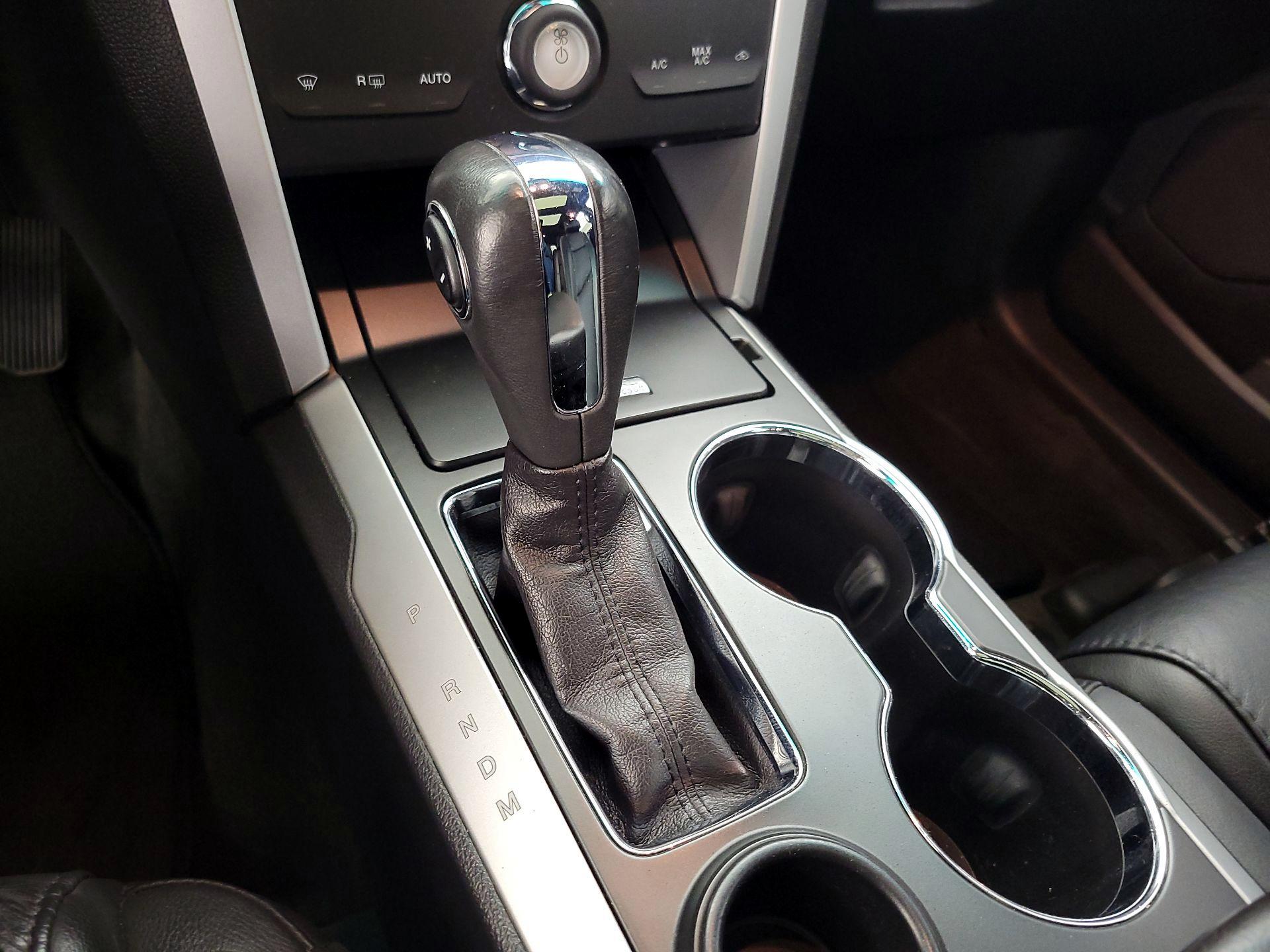 Thumbnail: 2015 Ford Explorer - 16