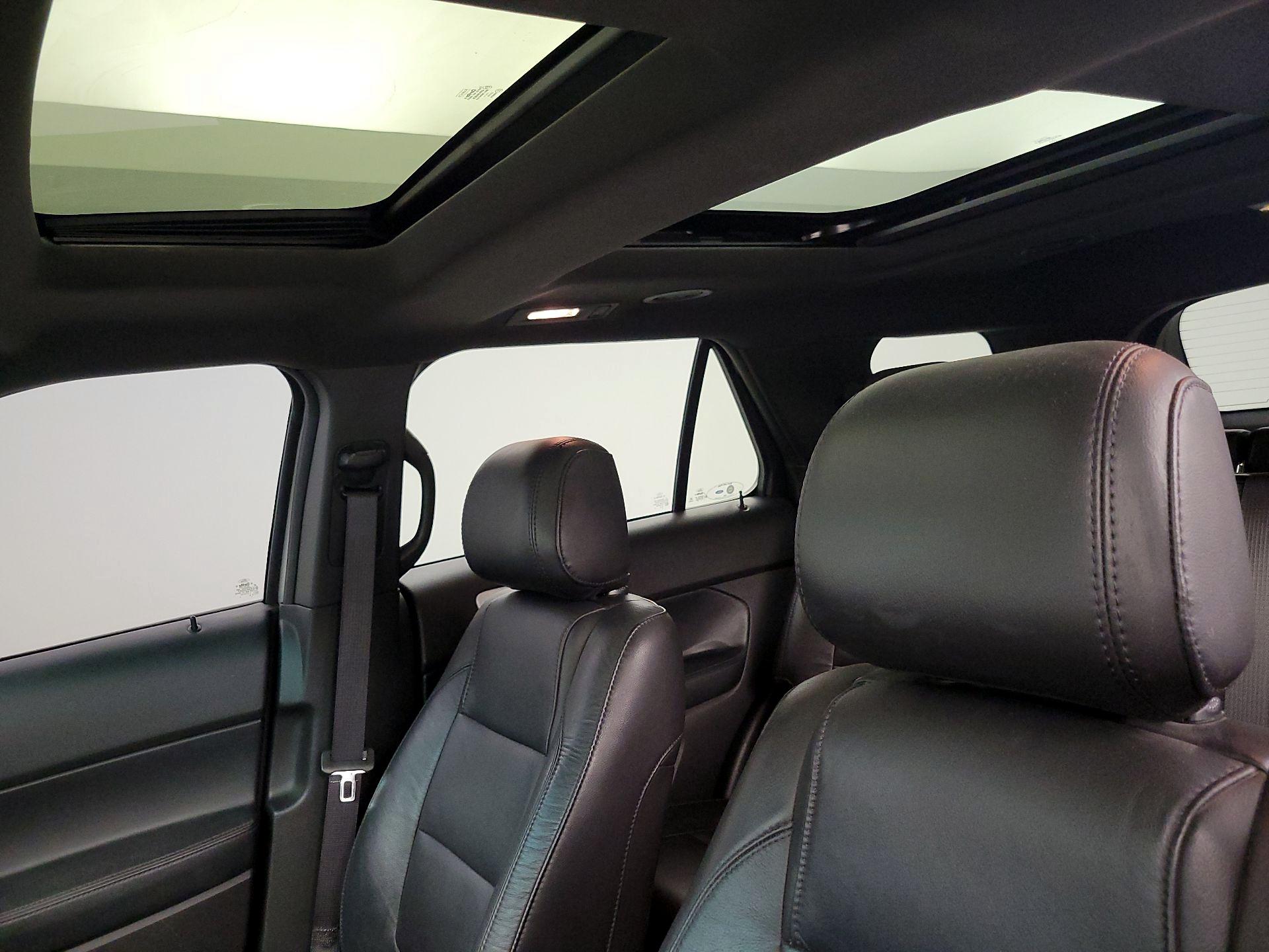 Thumbnail: 2015 Ford Explorer - 18