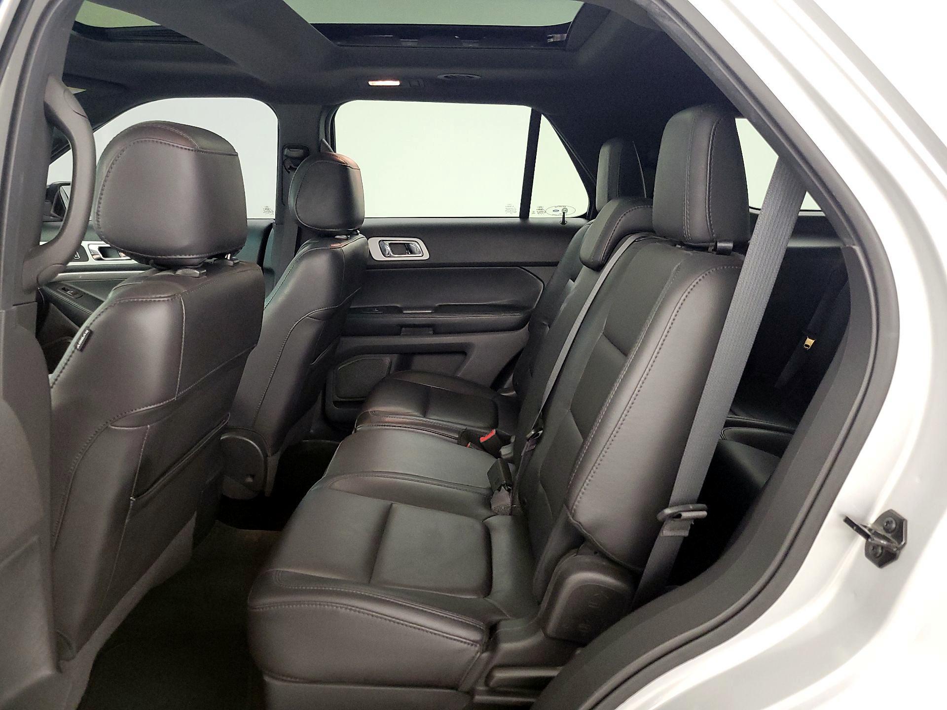 Thumbnail: 2015 Ford Explorer - 19