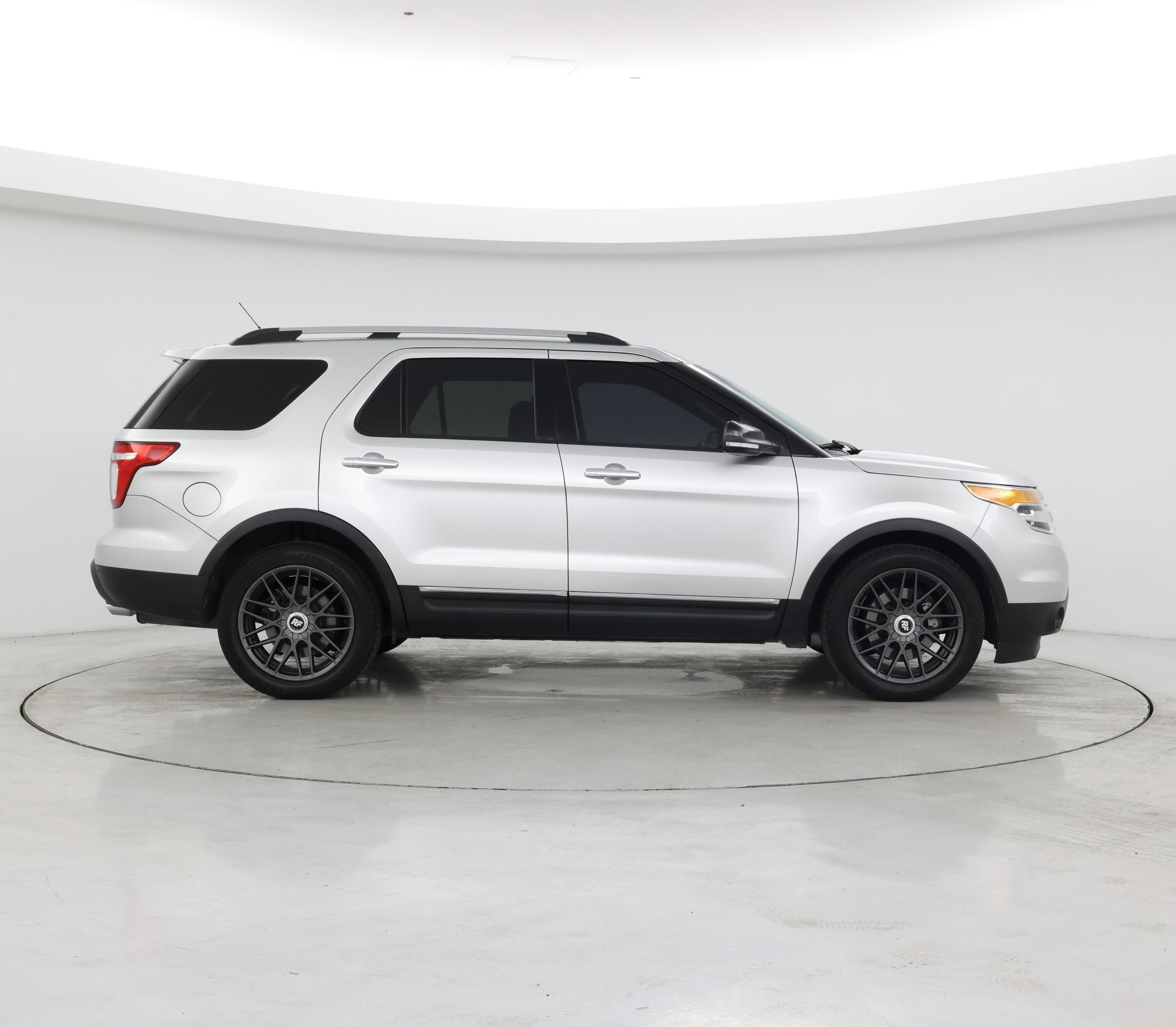 Thumbnail: 2015 Ford Explorer - 7