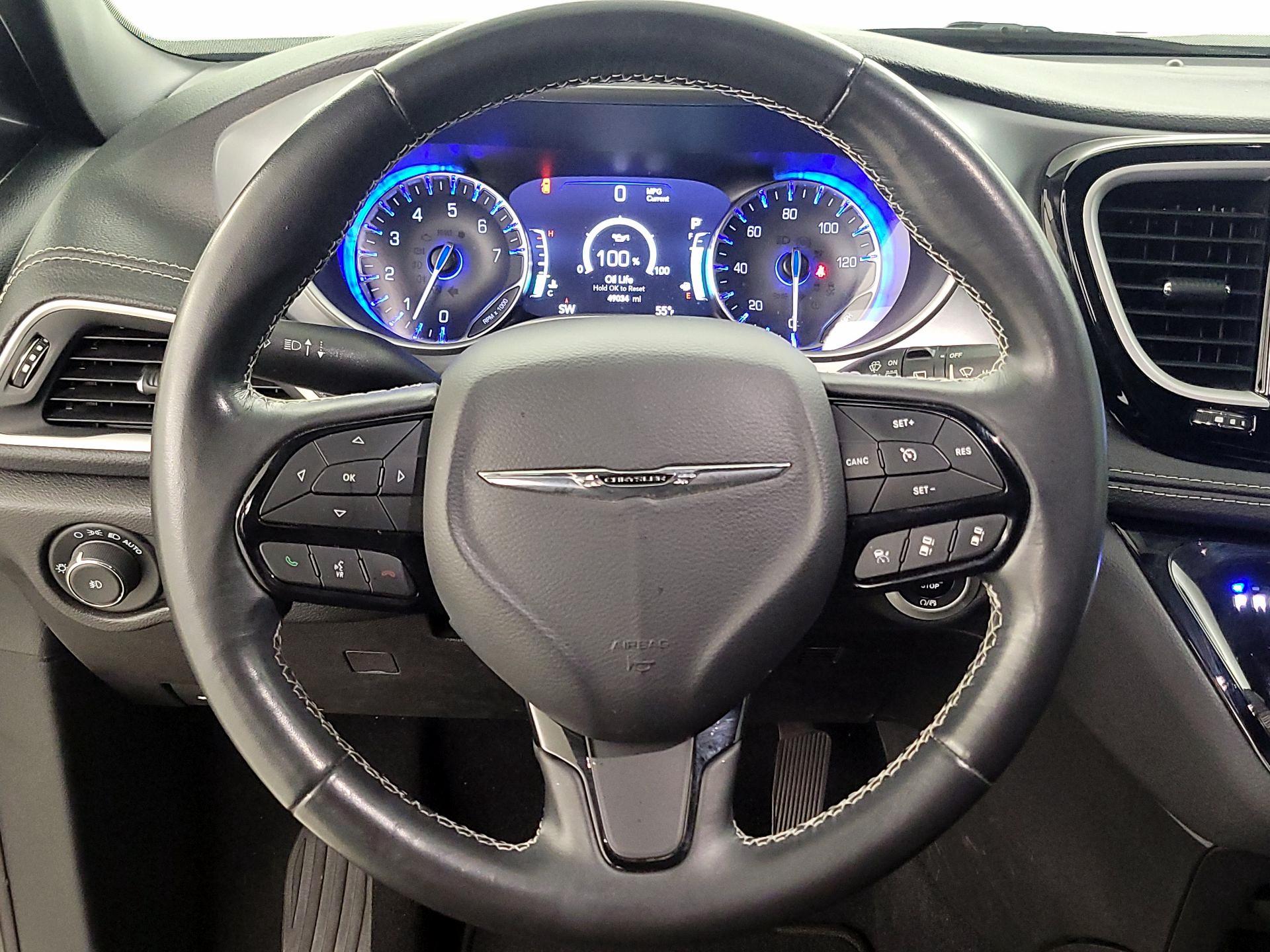 Thumbnail: 2021 Chrysler Pacifica - 10