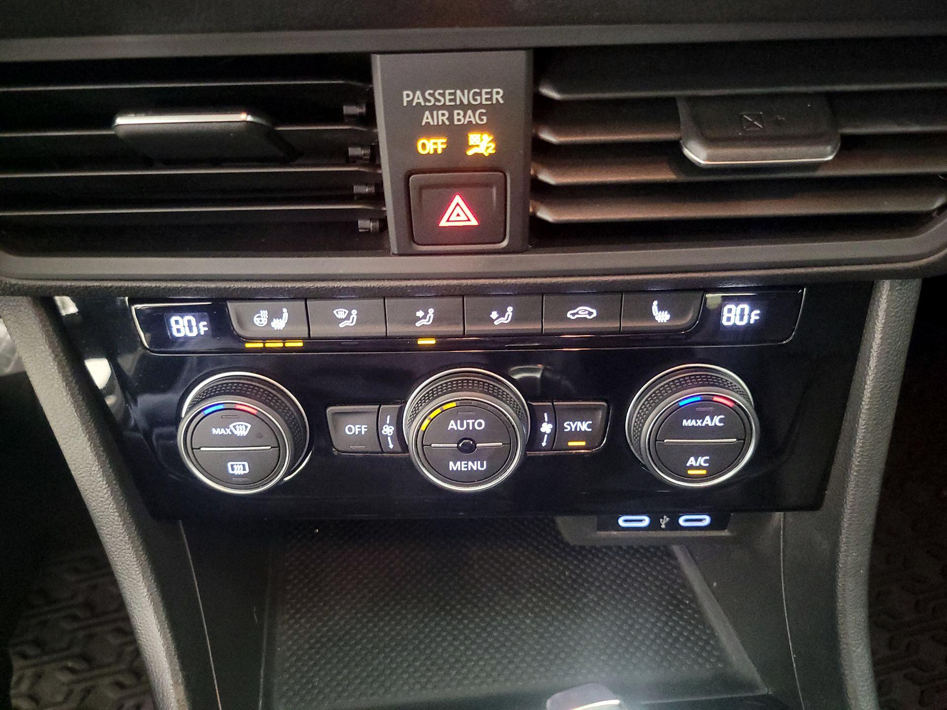 Thumbnail: 2020 Volkswagen Jetta - 16