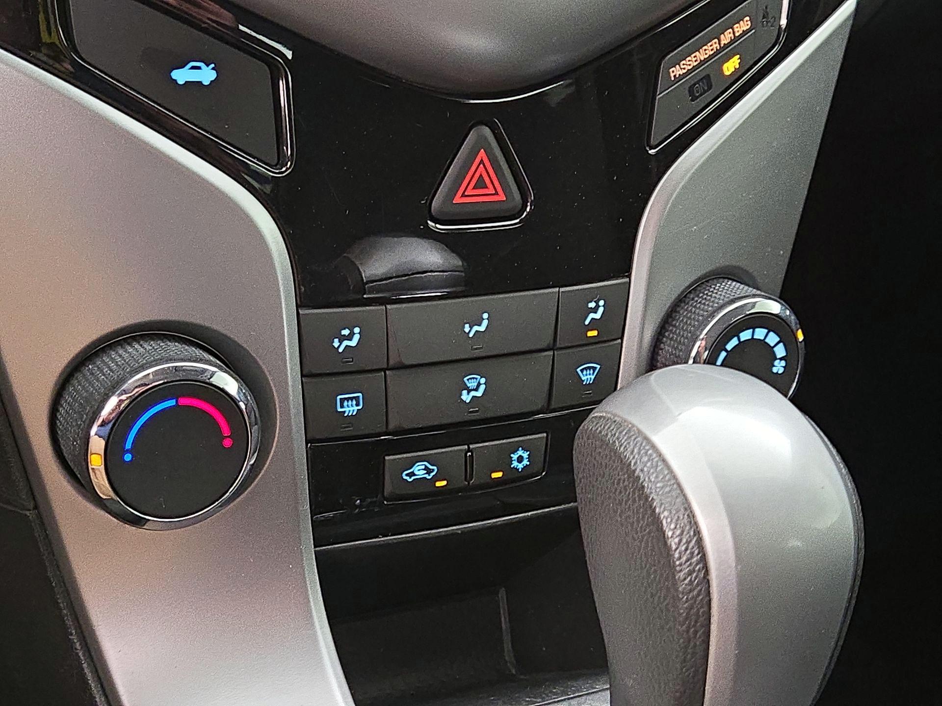 Thumbnail: 2015 Chevrolet Cruze - 15