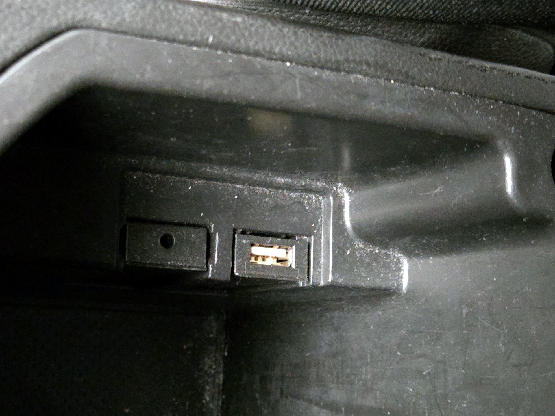 Thumbnail: 2015 Chevrolet Cruze - 17