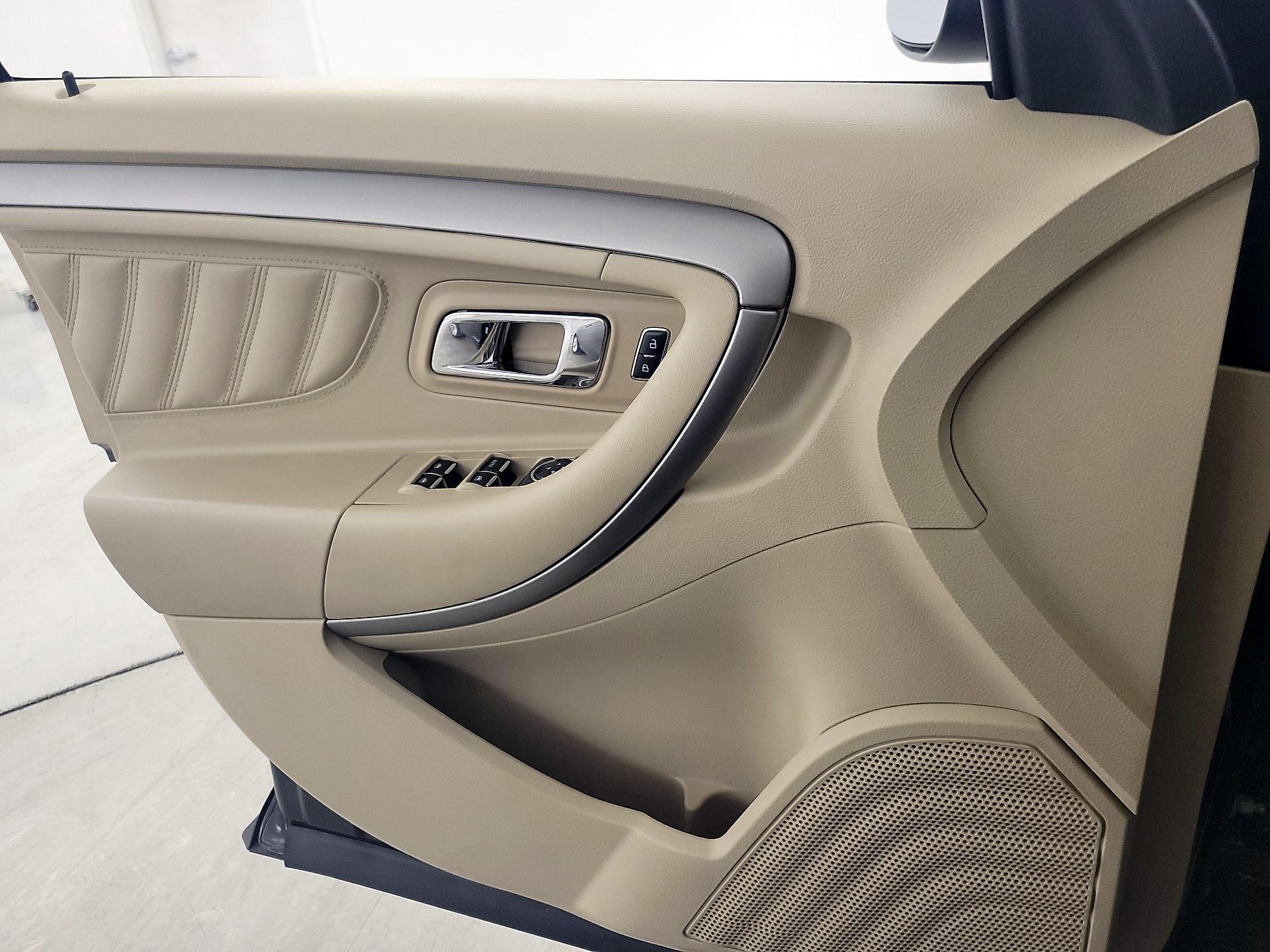 Thumbnail: 2014 Ford Taurus - 12