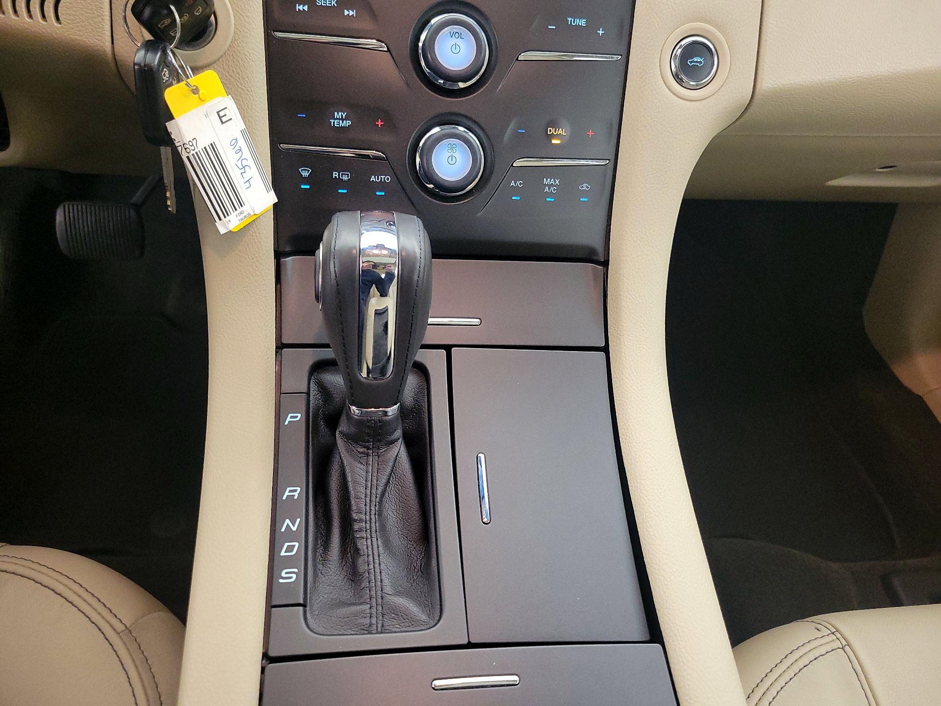 Thumbnail: 2014 Ford Taurus - 18