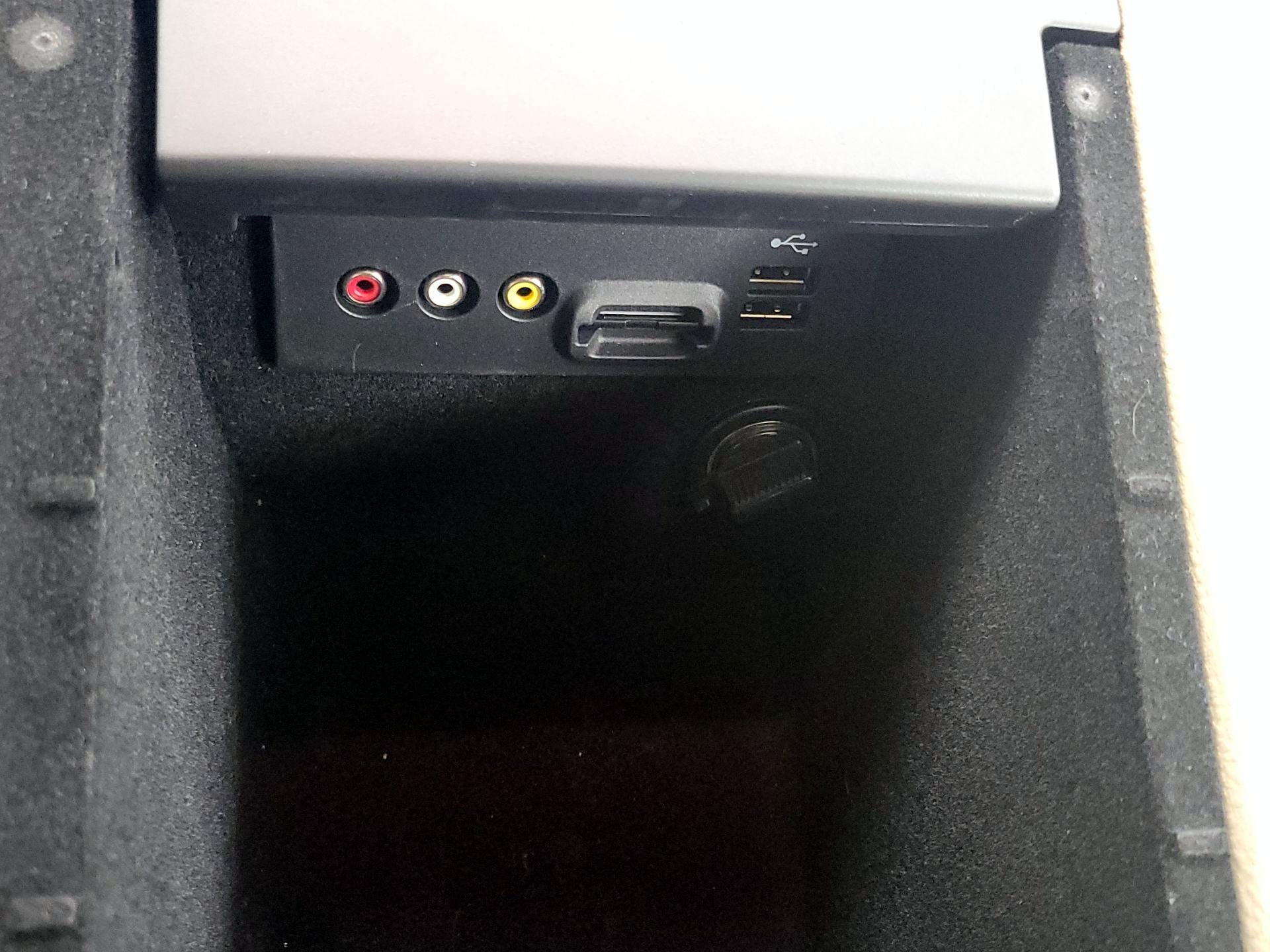 Thumbnail: 2014 Ford Taurus - 19