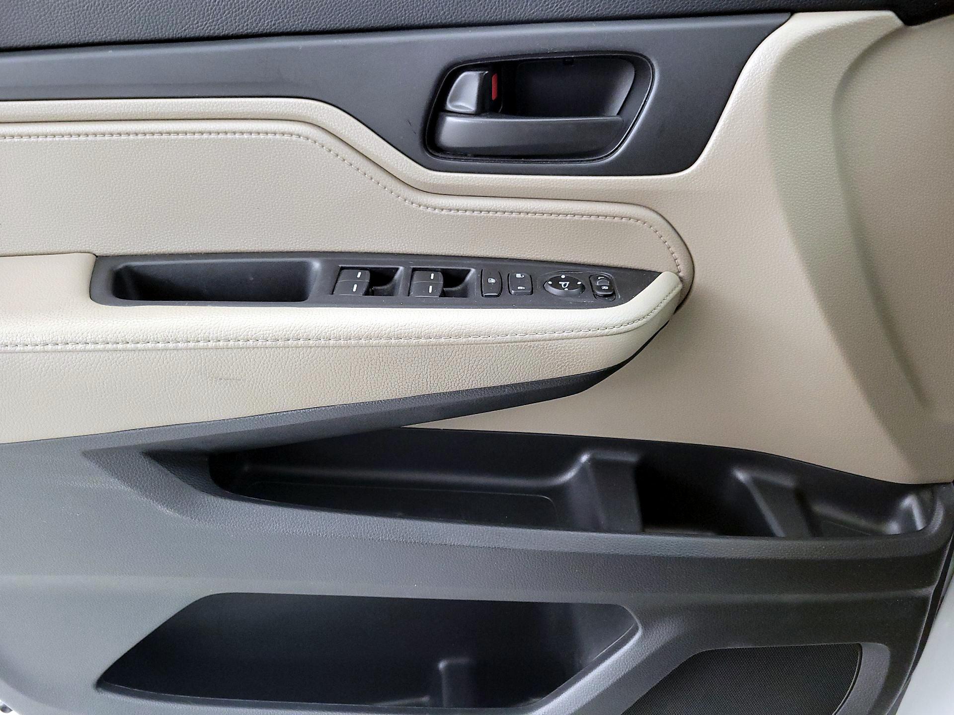 Thumbnail: 2020 Honda Odyssey - 12