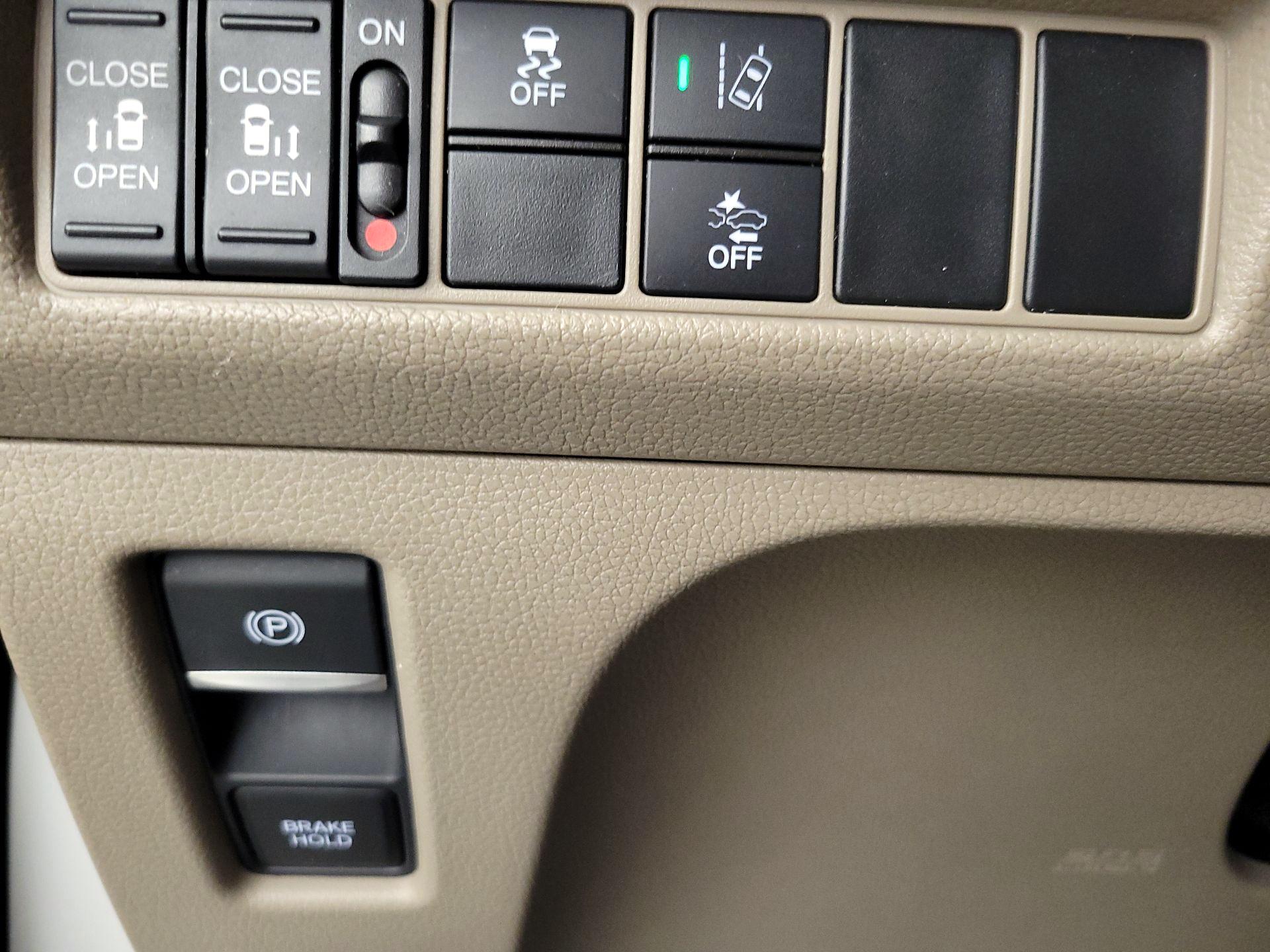 Thumbnail: 2020 Honda Odyssey - 13