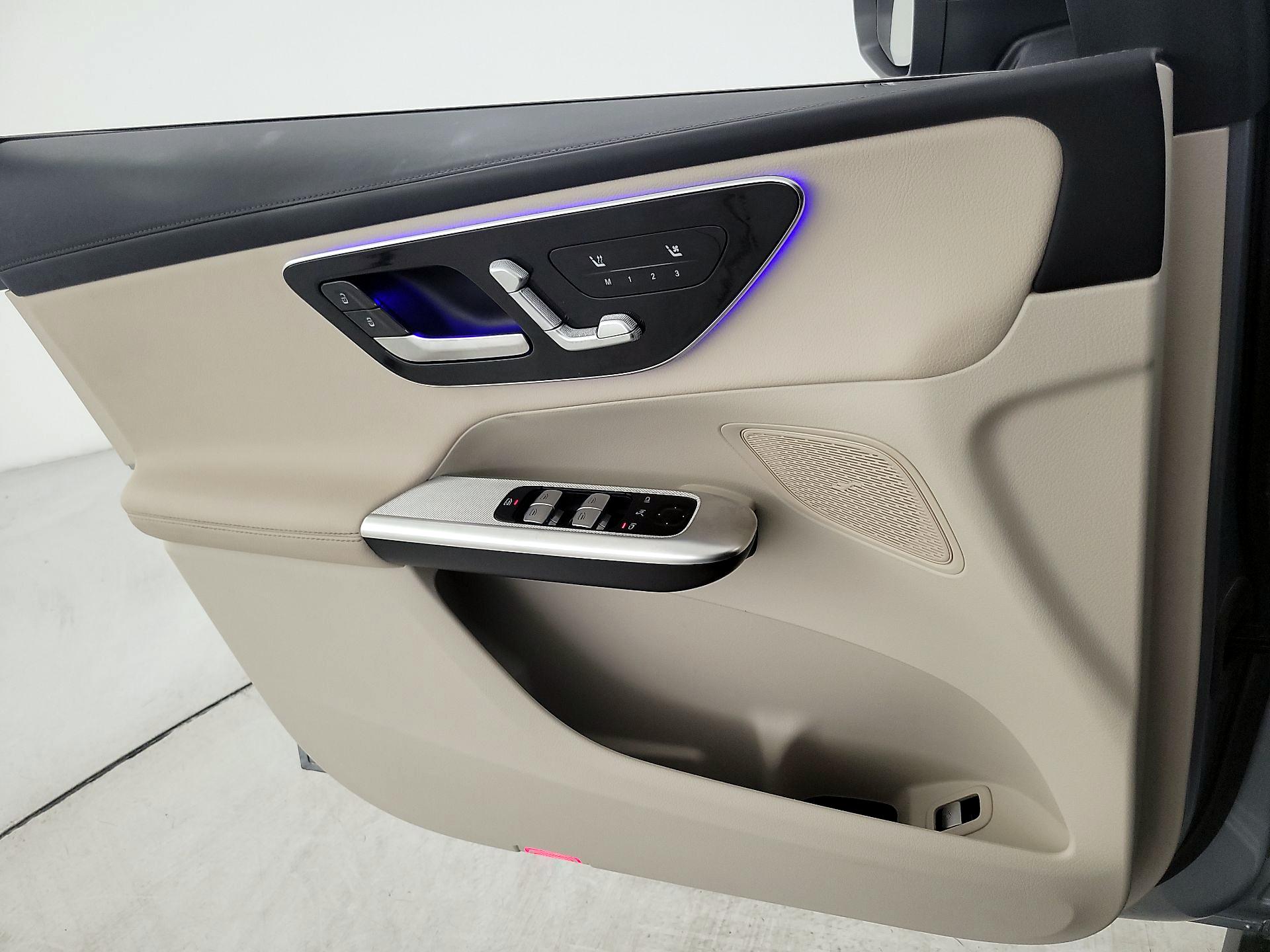 Thumbnail: 2025 Mercedes-Benz GLC - 12