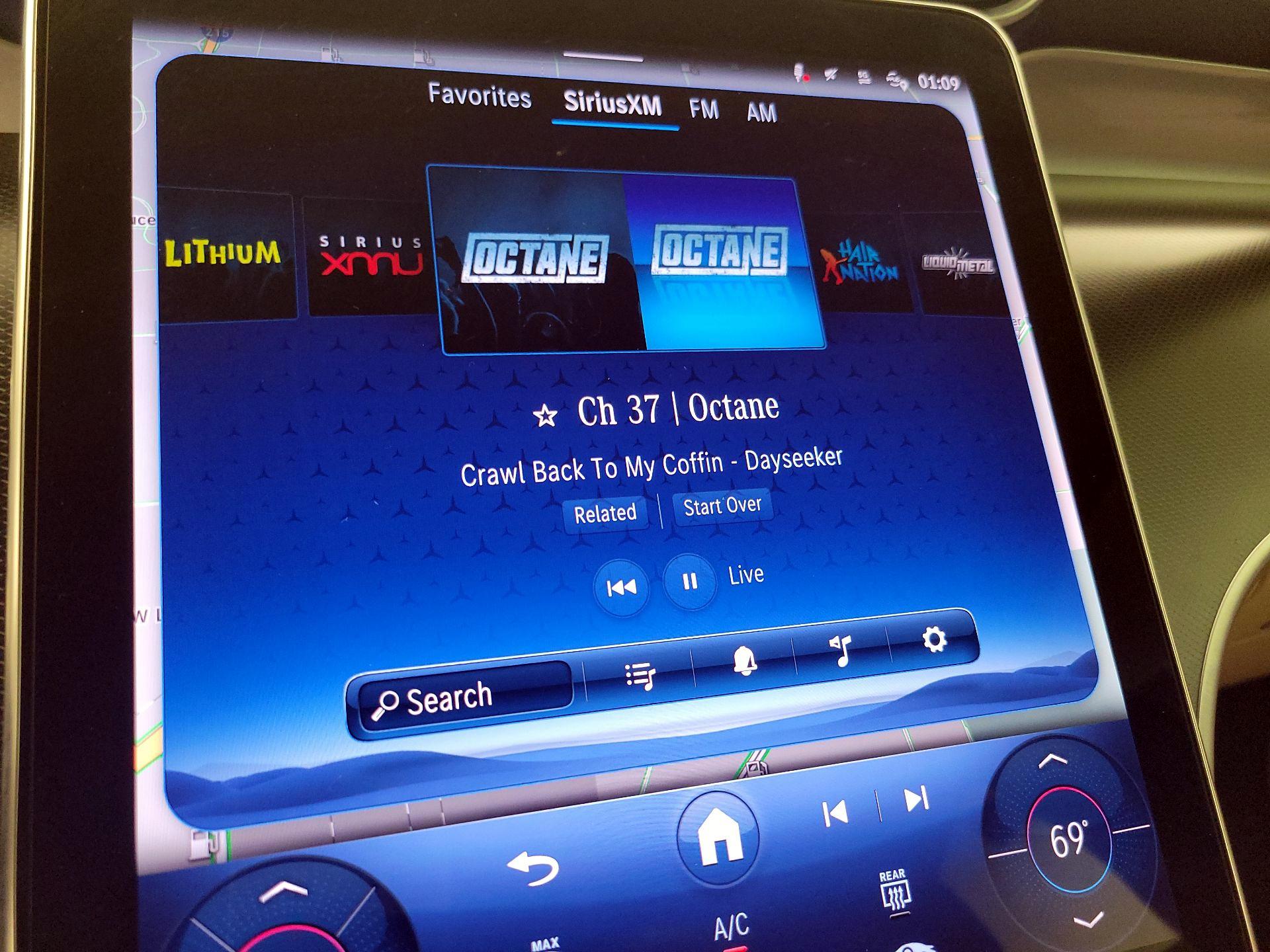 Thumbnail: 2025 Mercedes-Benz GLC - 16