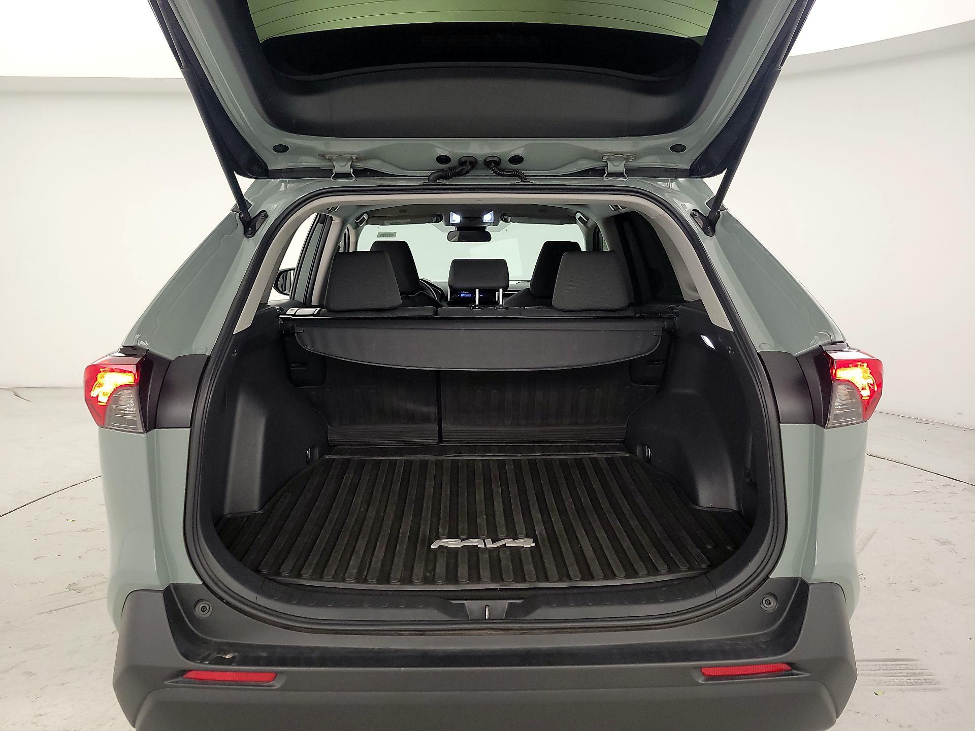 Thumbnail: 2023 Toyota RAV4 - 20