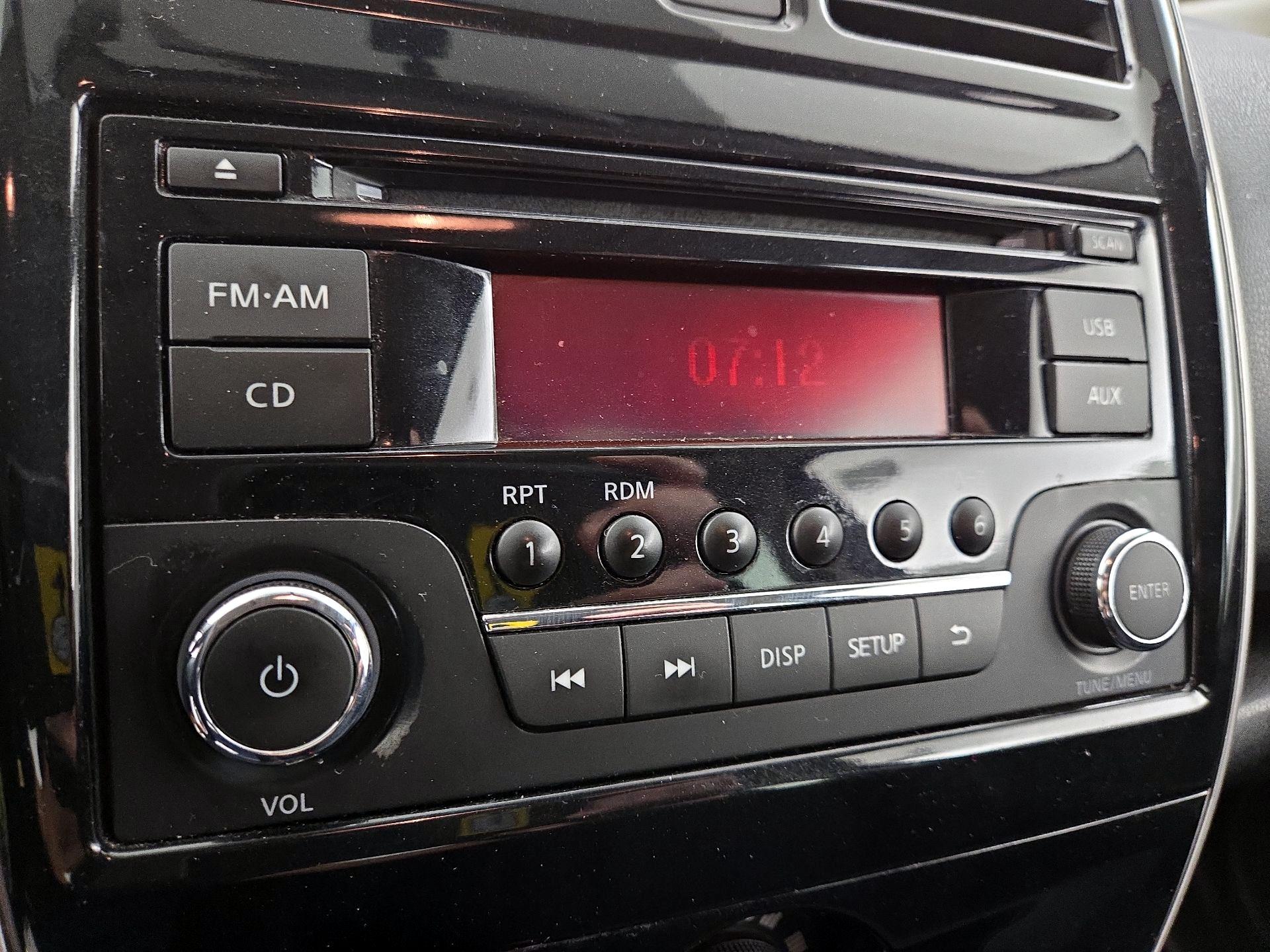 Thumbnail: 2015 Nissan Versa Note - 14