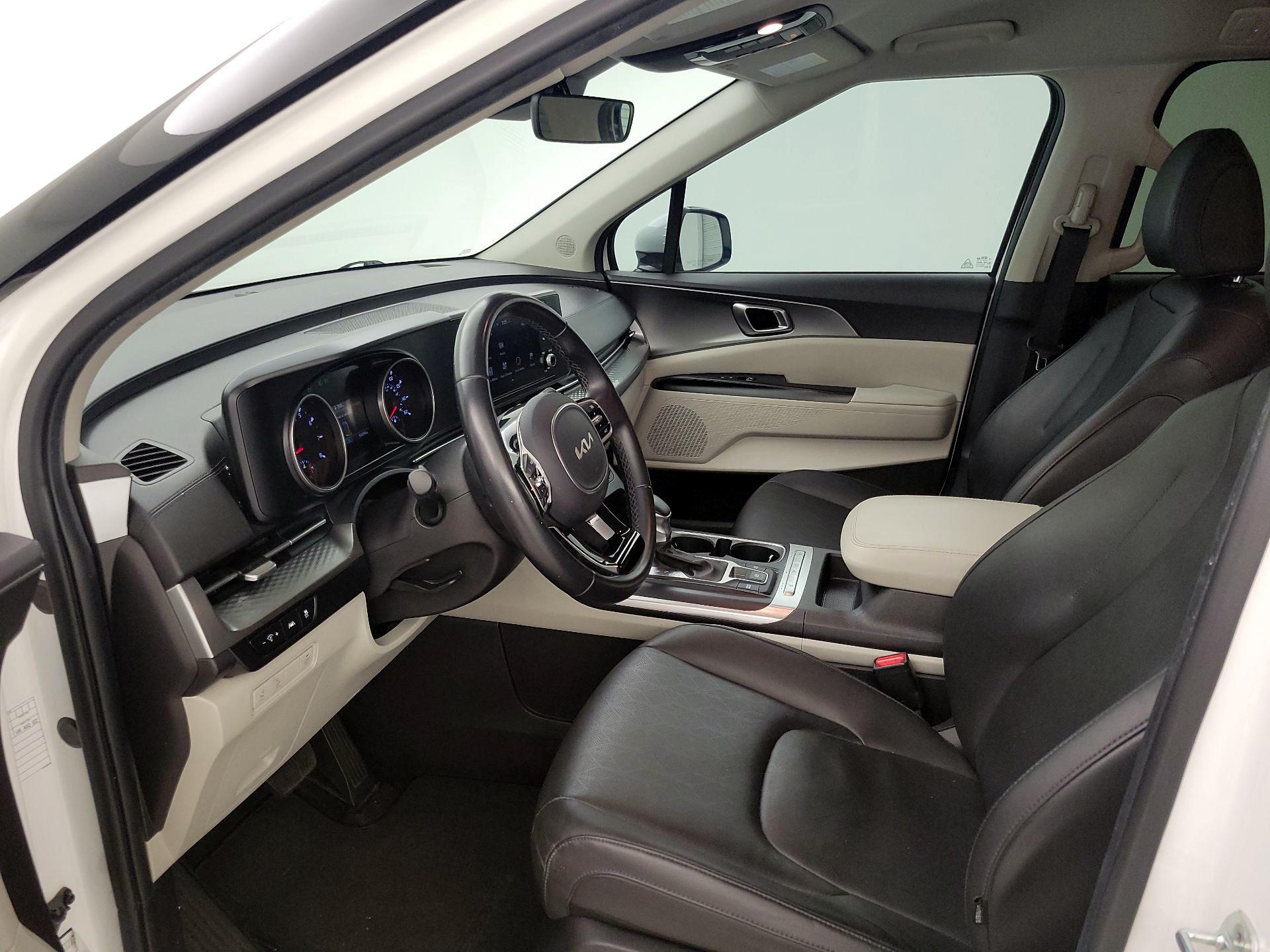 Thumbnail: 2022 Kia Carnival - 11