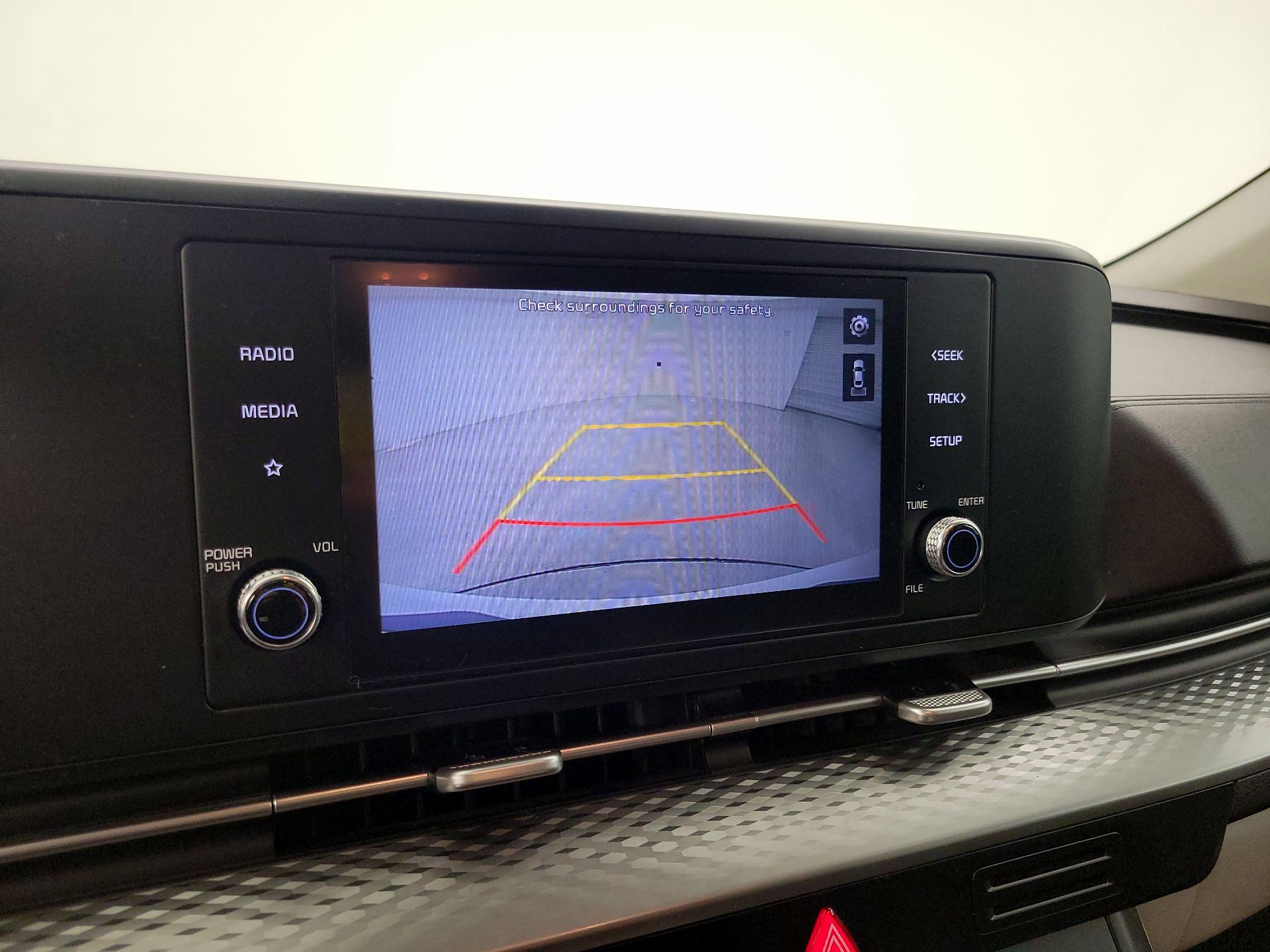 Thumbnail: 2022 Kia Carnival - 14