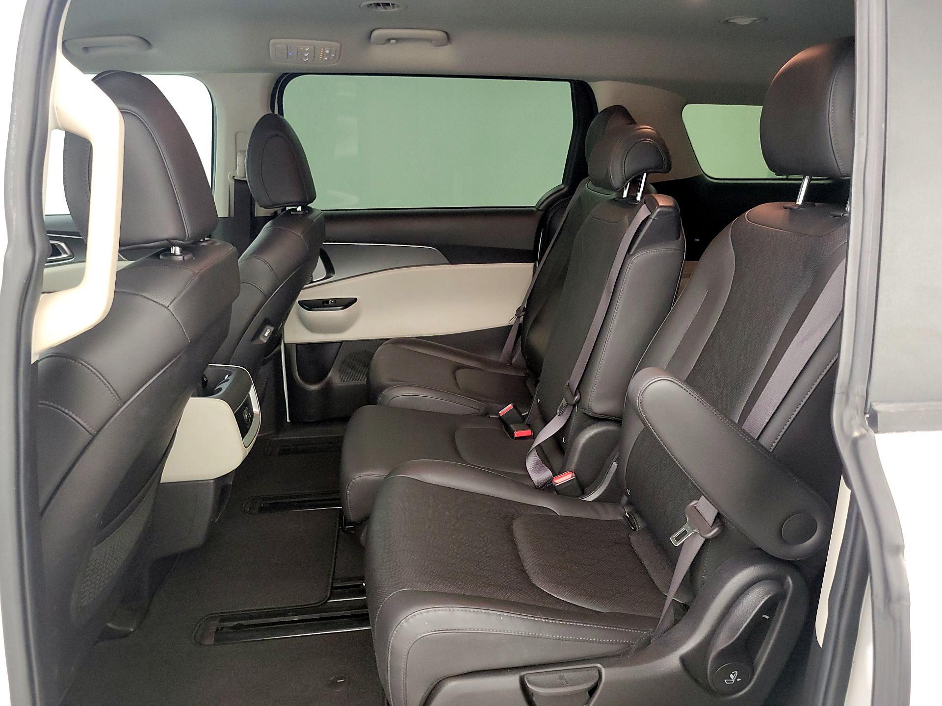 Thumbnail: 2022 Kia Carnival - 19