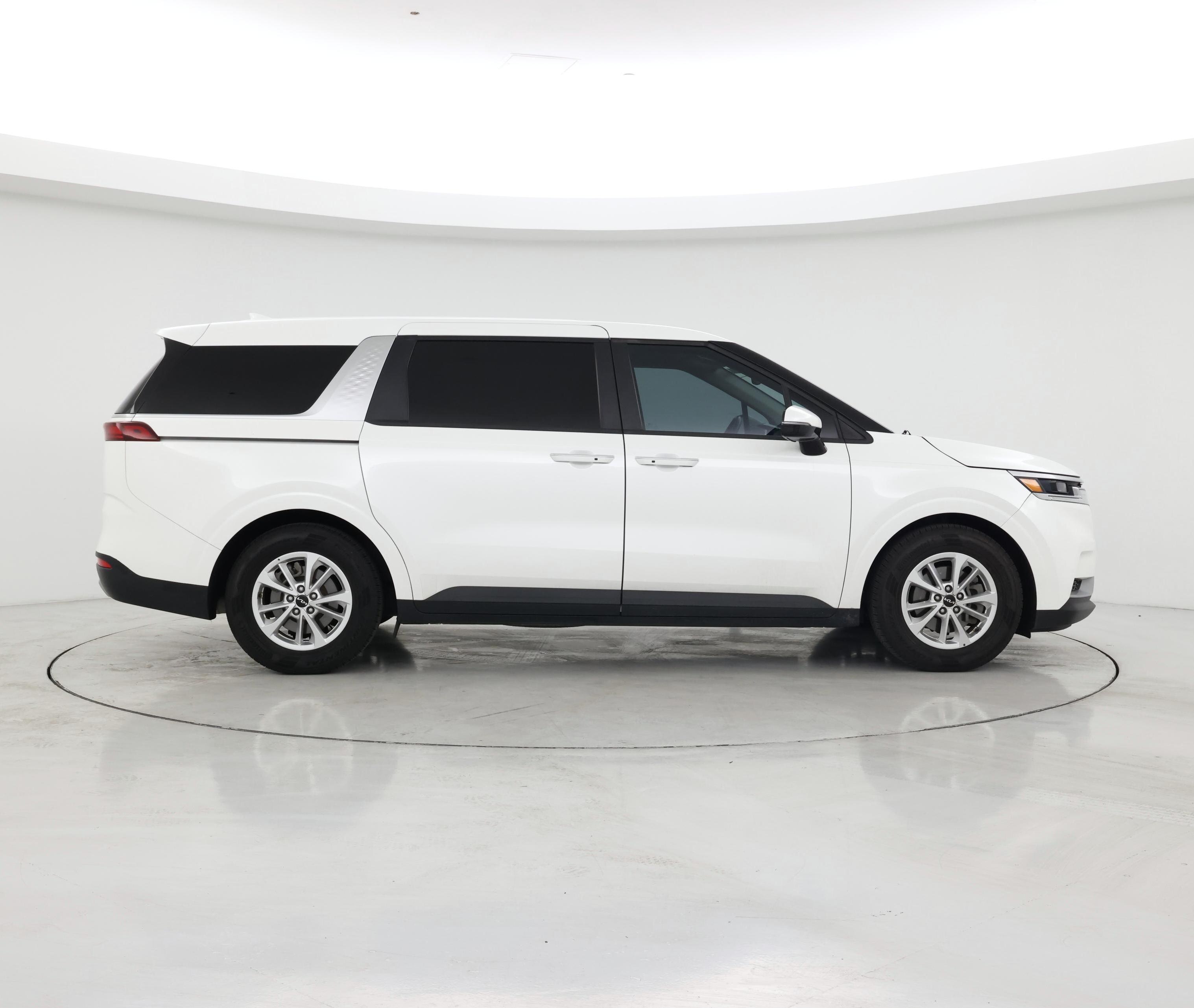 Thumbnail: 2022 Kia Carnival - 7