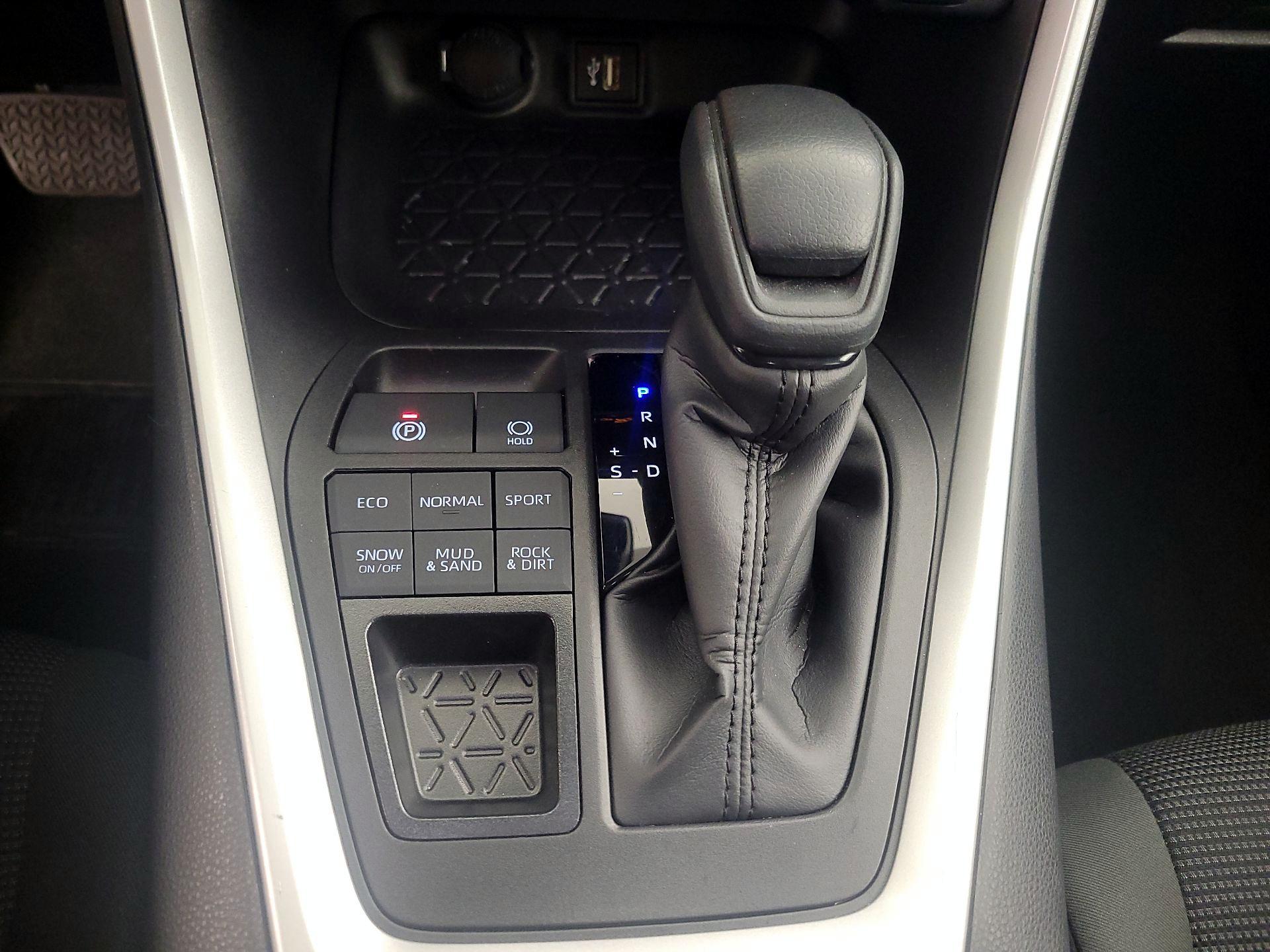 Thumbnail: 2024 Toyota RAV4 - 17