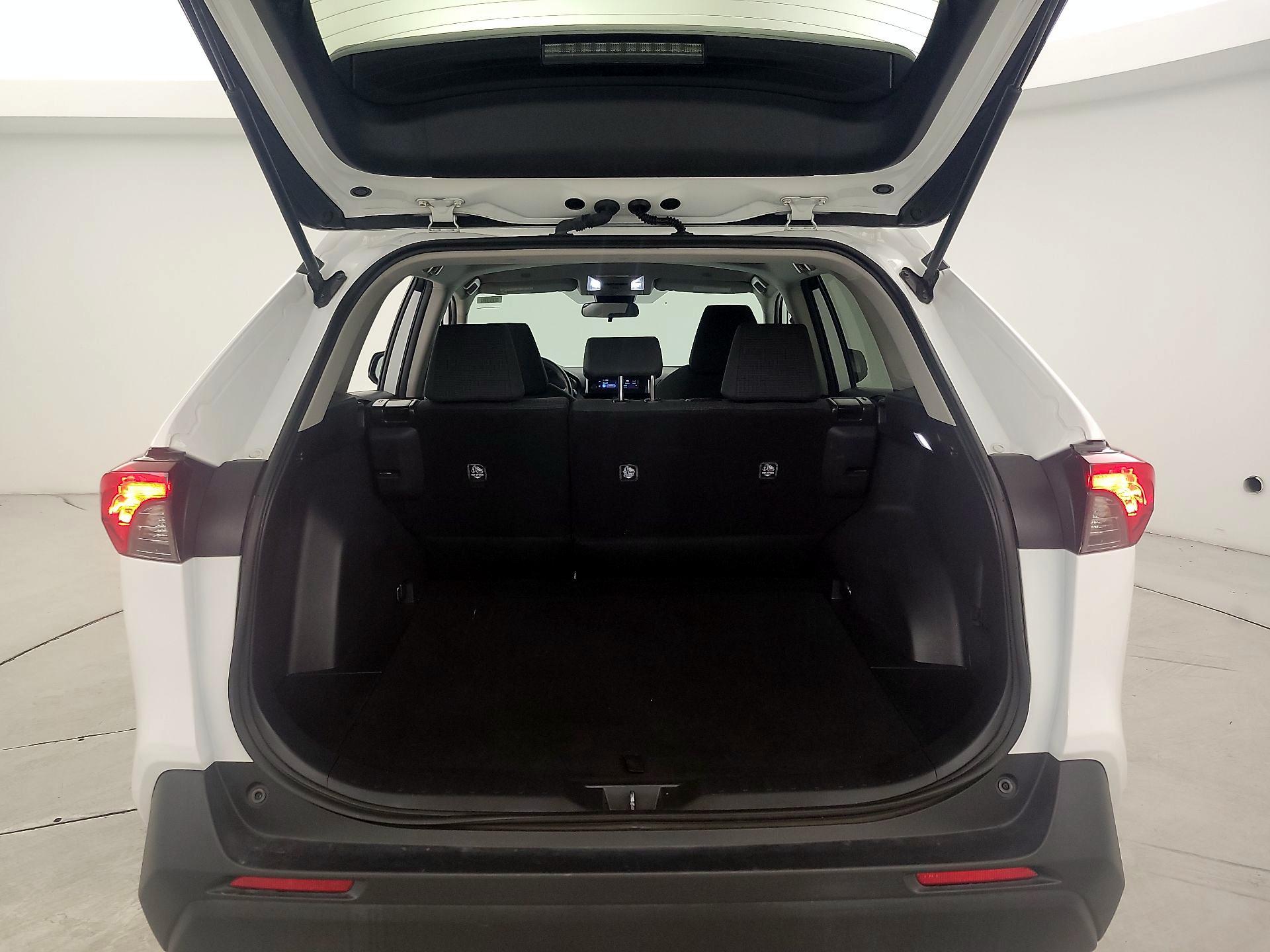 Thumbnail: 2024 Toyota RAV4 - 20