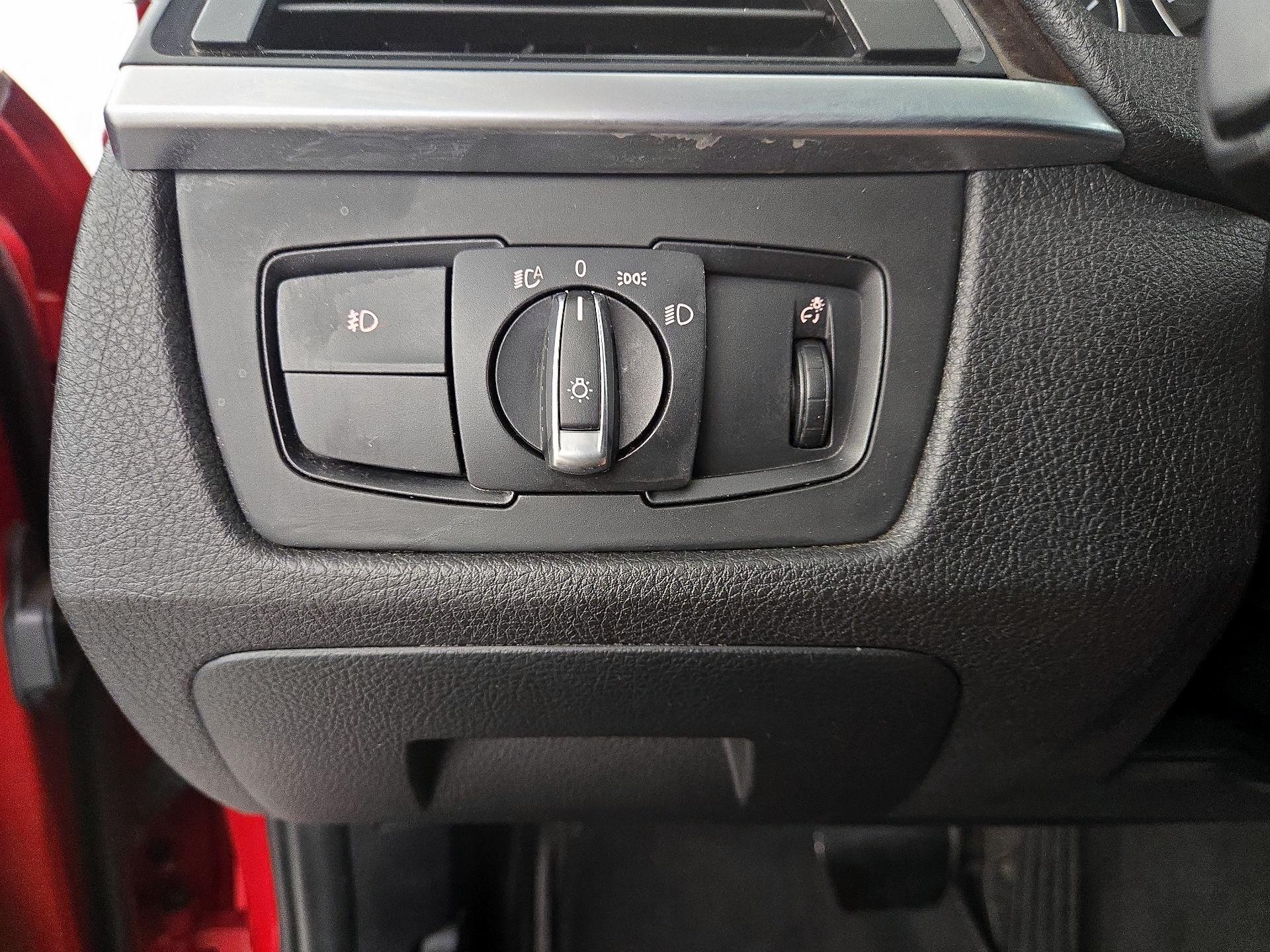 Thumbnail: 2015 BMW 3 Series - 13