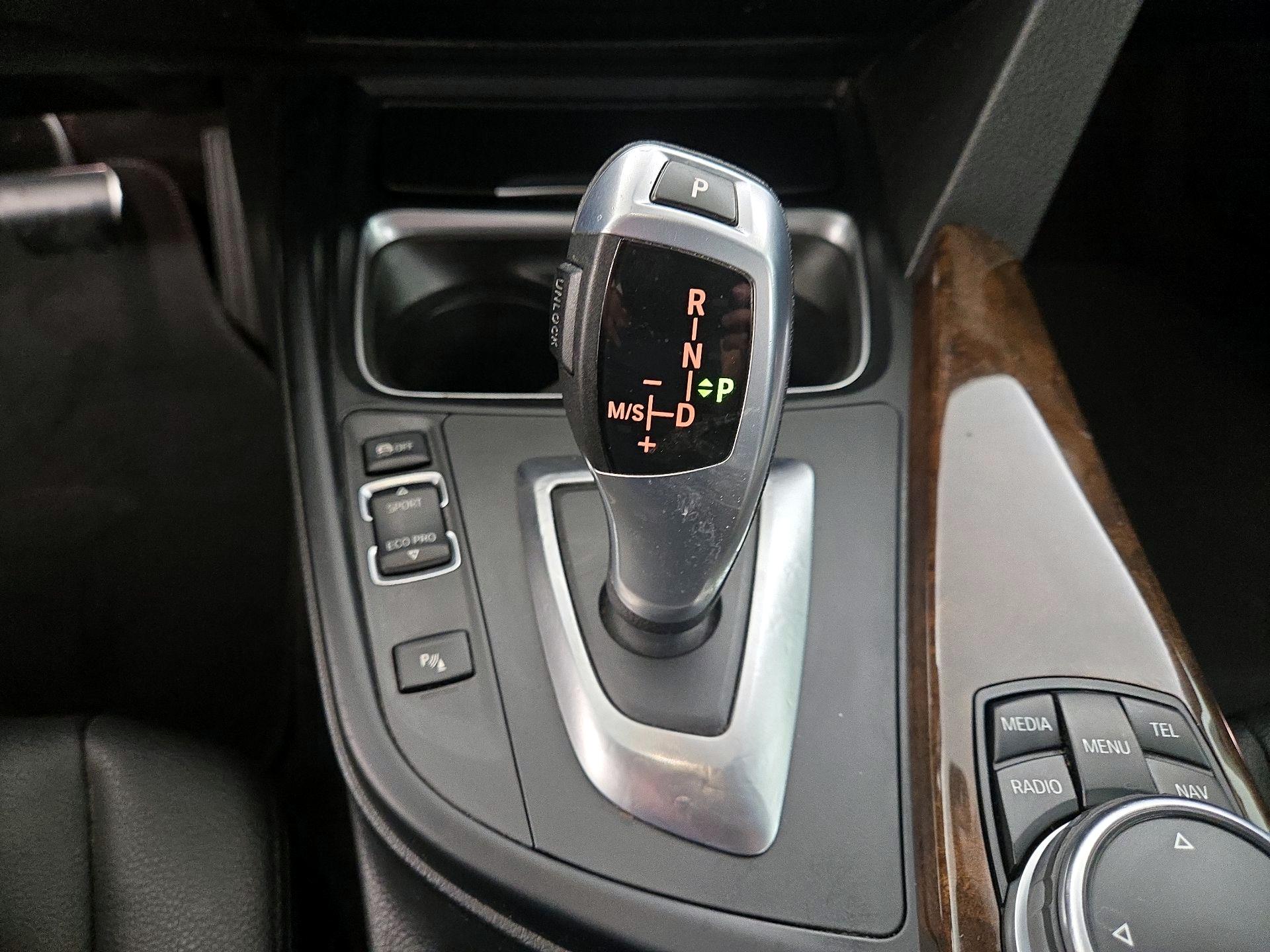 Thumbnail: 2015 BMW 3 Series - 18