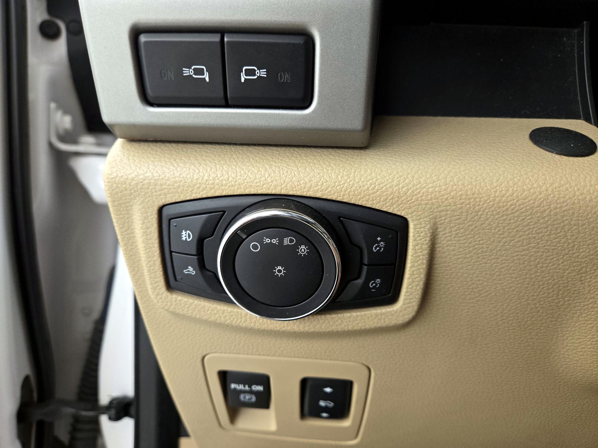 Thumbnail: 2016 Ford F-150 - 13