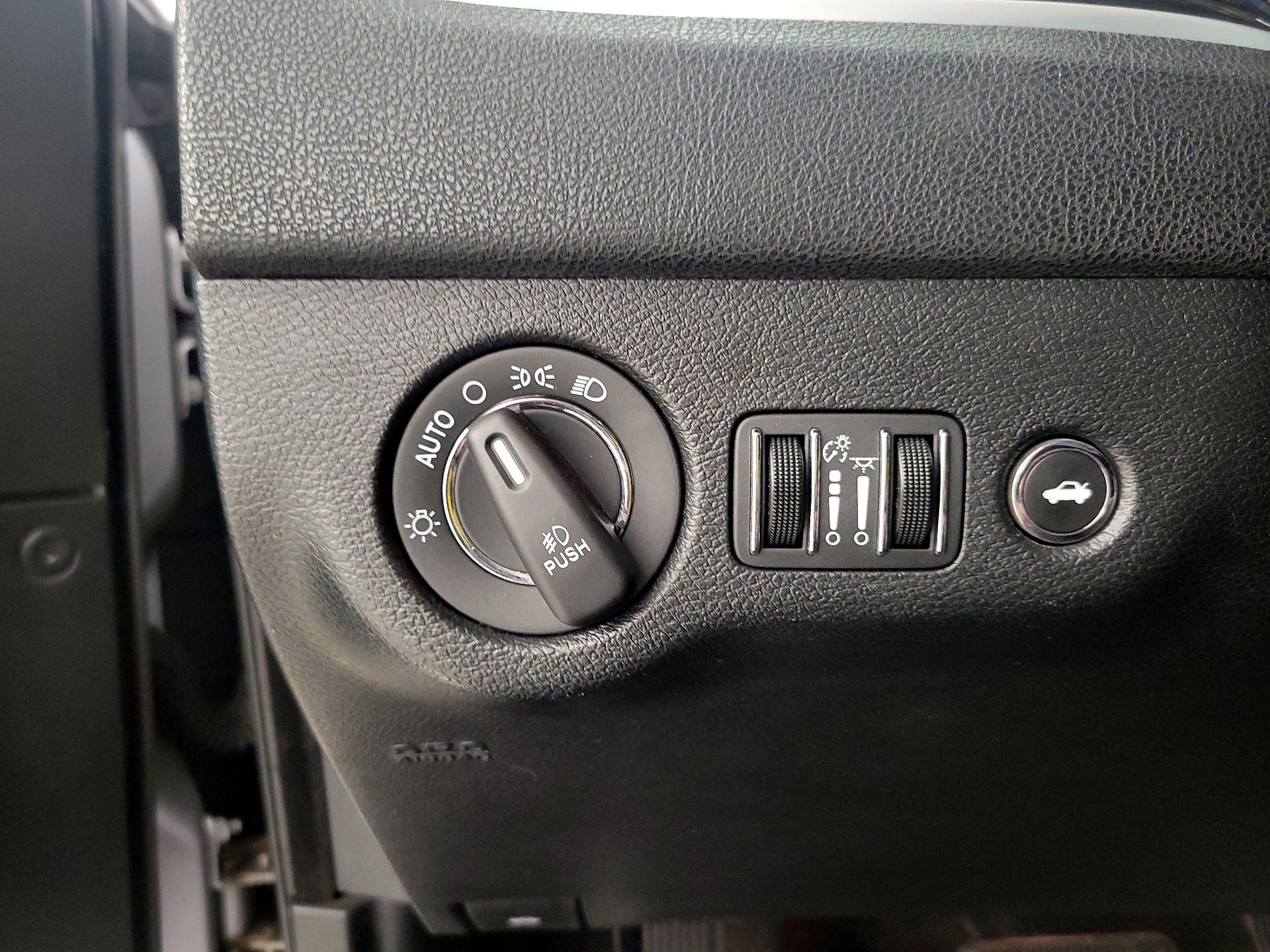 Thumbnail: 2018 Chrysler 300 - 13