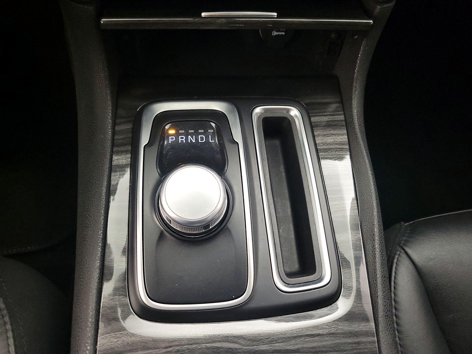 Thumbnail: 2018 Chrysler 300 - 18