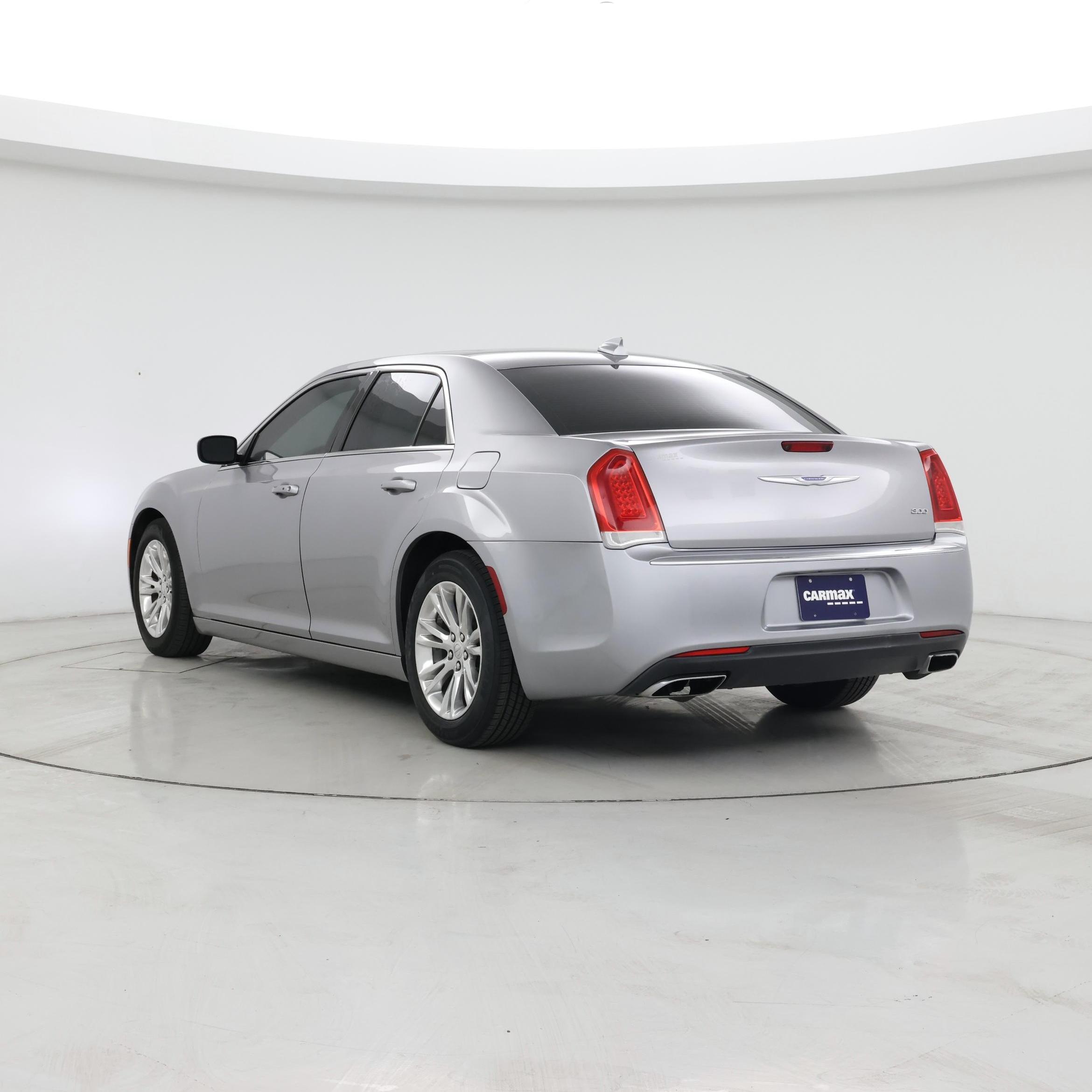 Thumbnail: 2018 Chrysler 300 - 2