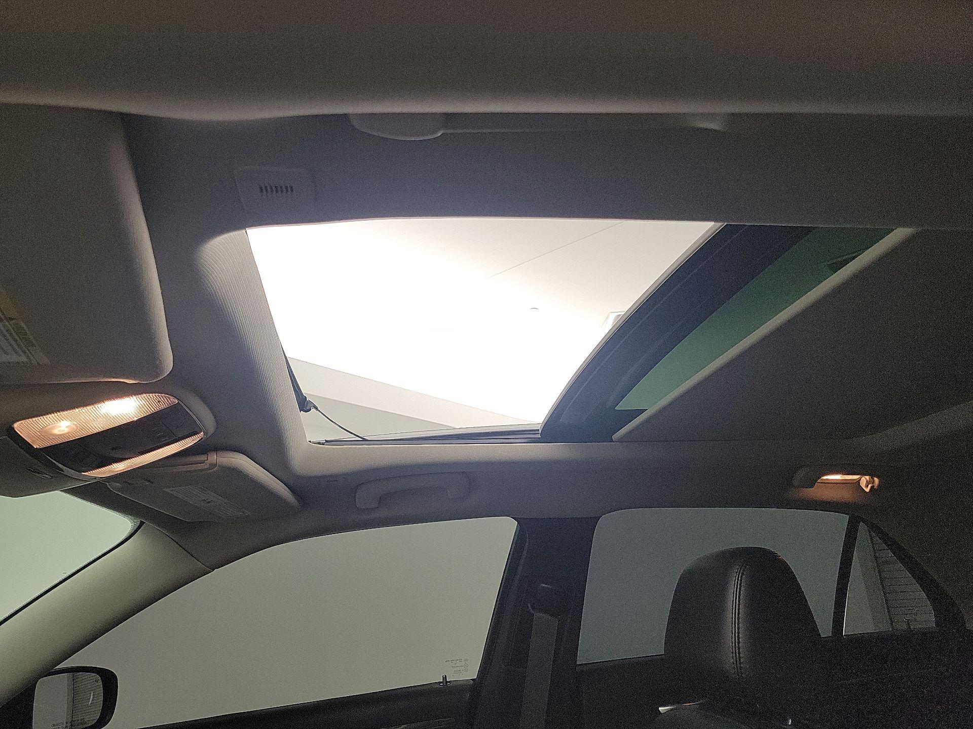 Thumbnail: 2018 Chrysler 300 - 20