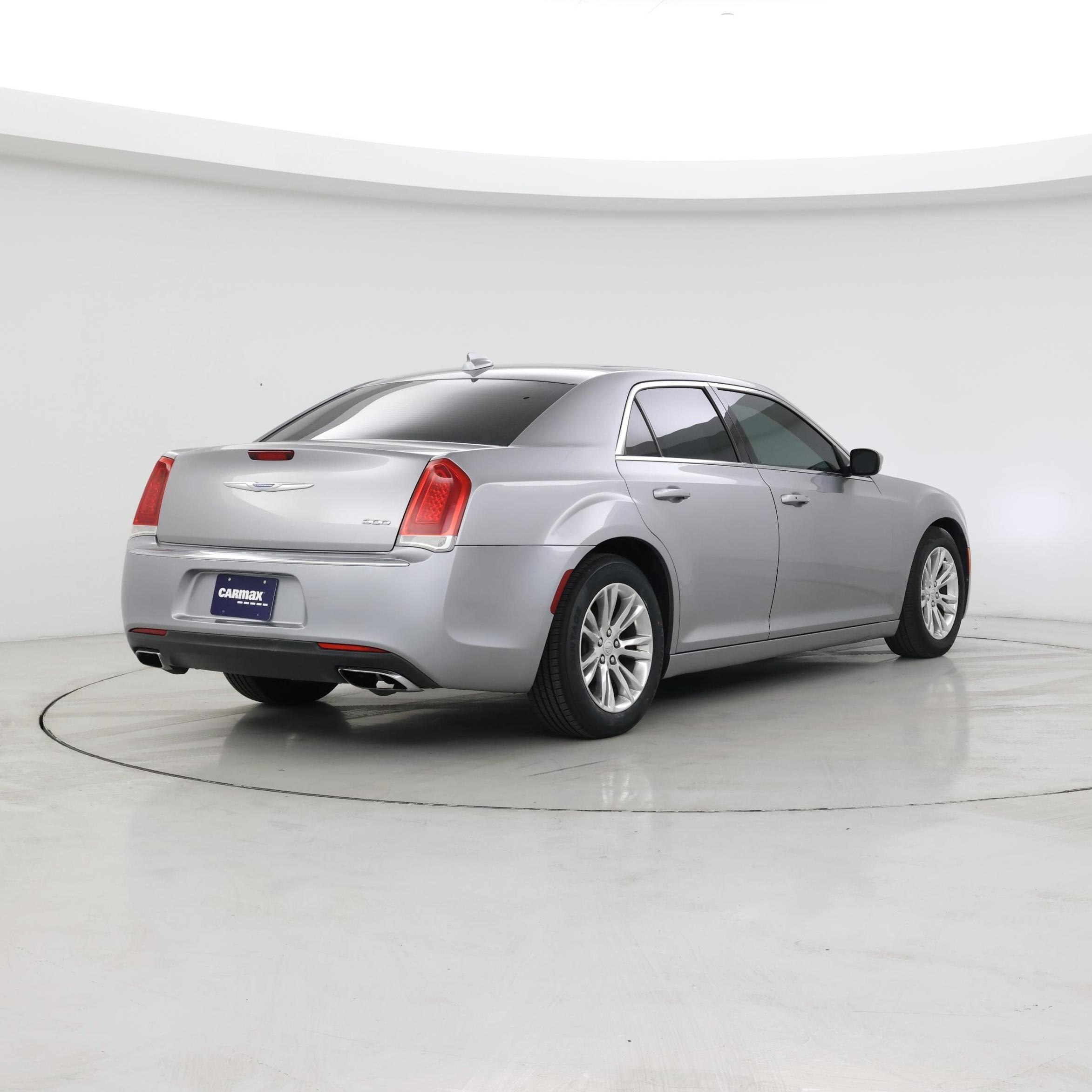 Thumbnail: 2018 Chrysler 300 - 8