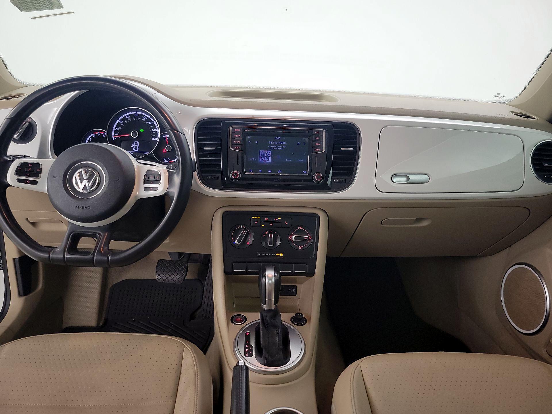 Thumbnail: 2016 Volkswagen Beetle - 9