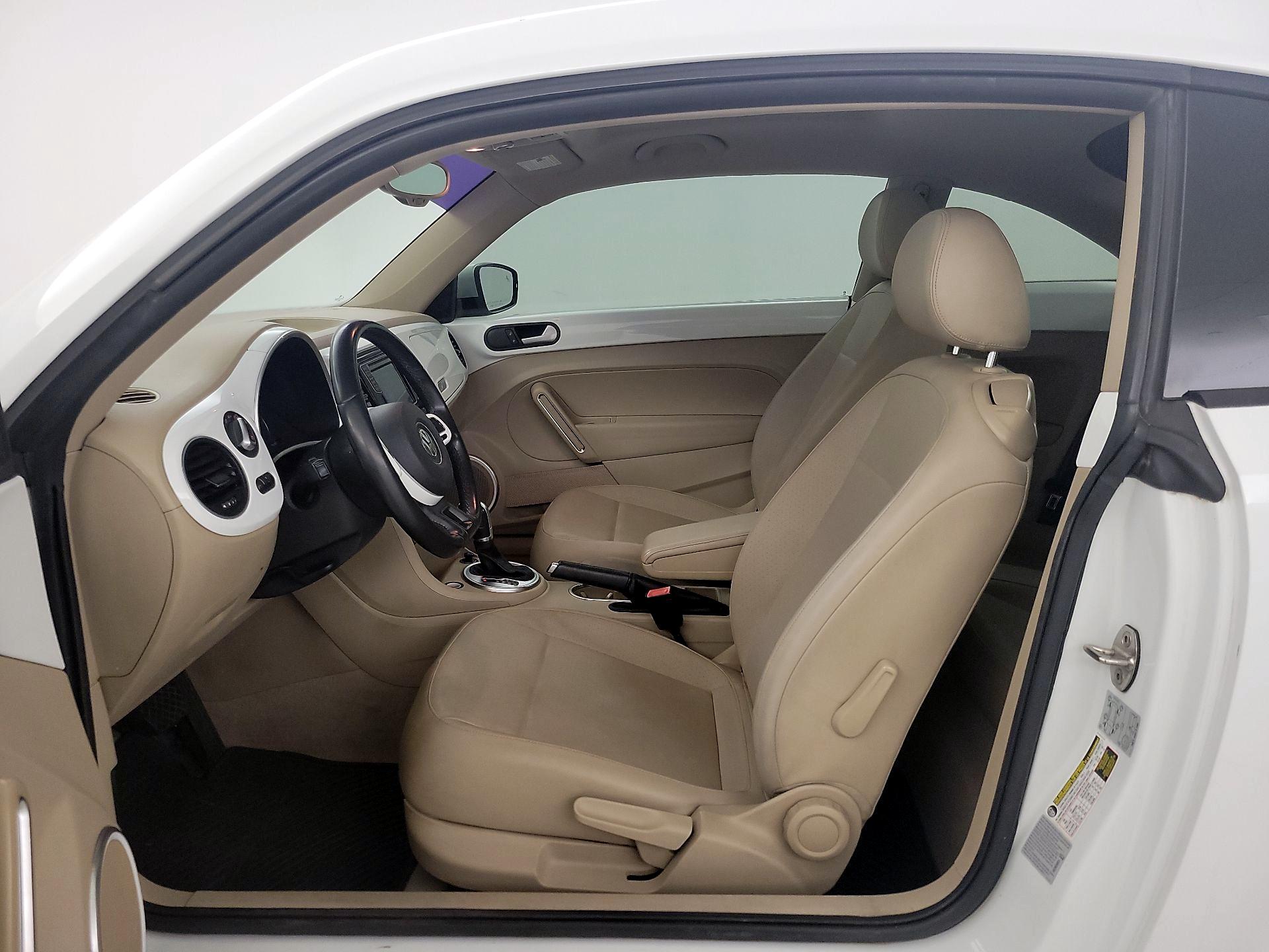 Thumbnail: 2016 Volkswagen Beetle - 11