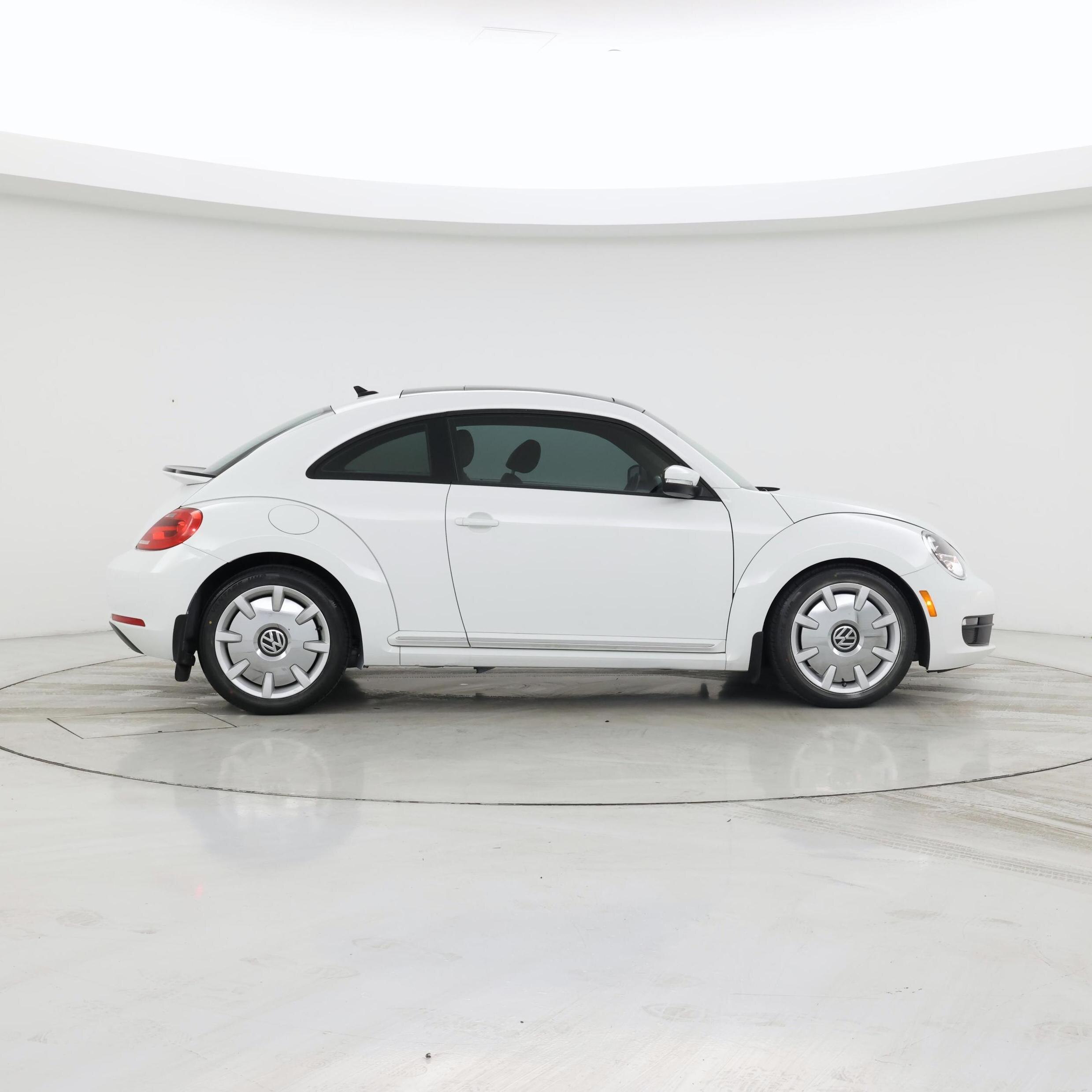 Thumbnail: 2016 Volkswagen Beetle - 7