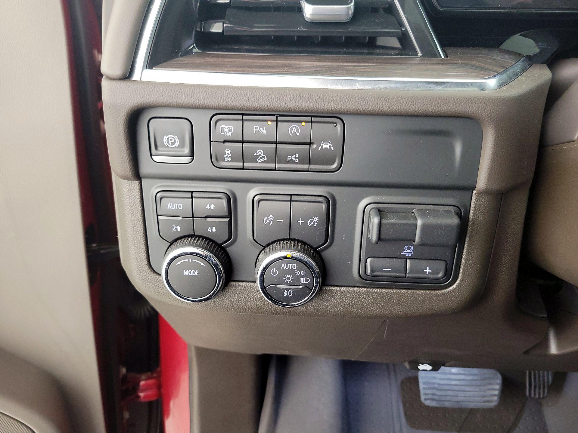 Thumbnail: 2025 Chevrolet Suburban - 13