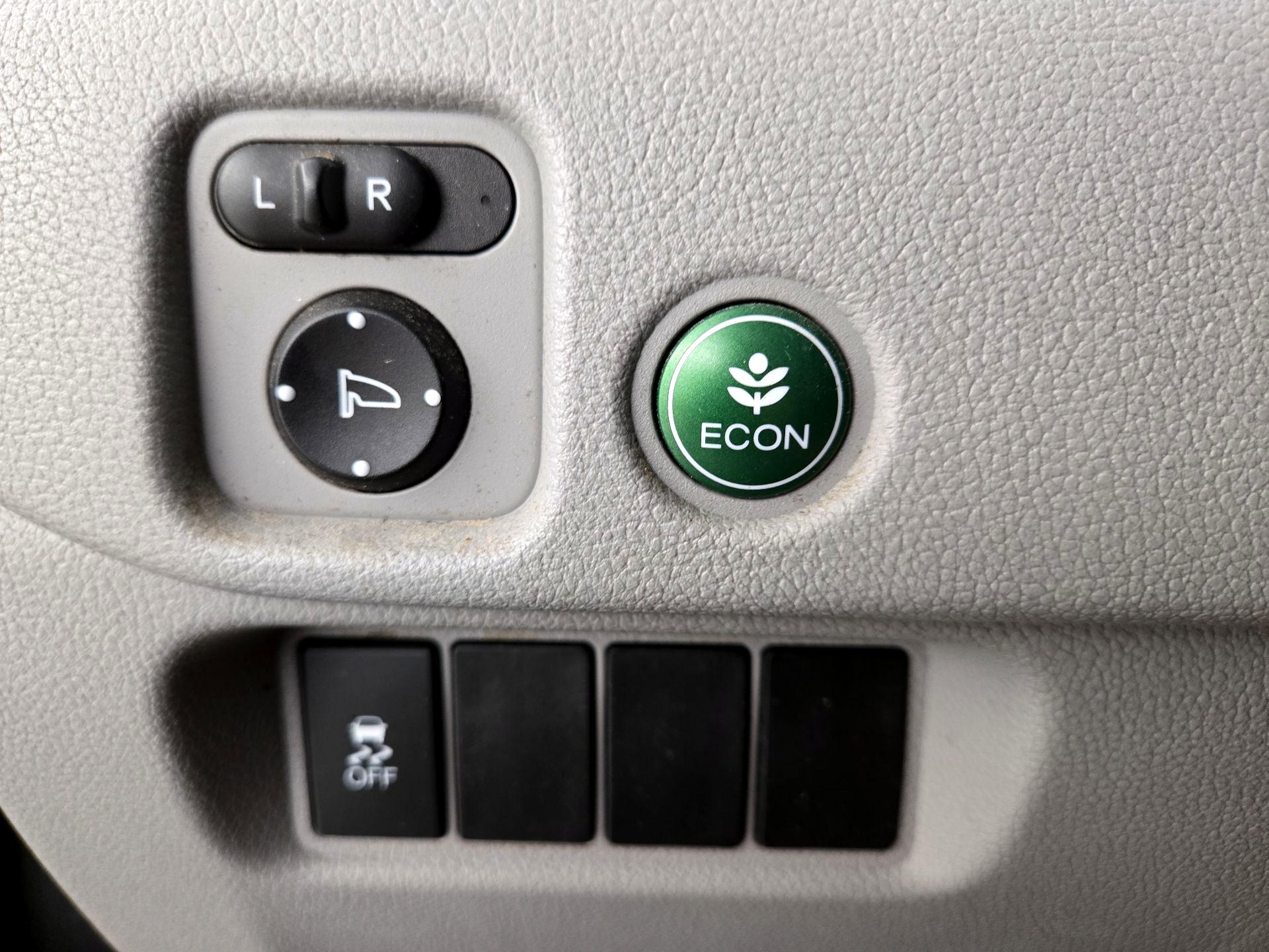 Thumbnail: 2017 Honda Pilot - 13